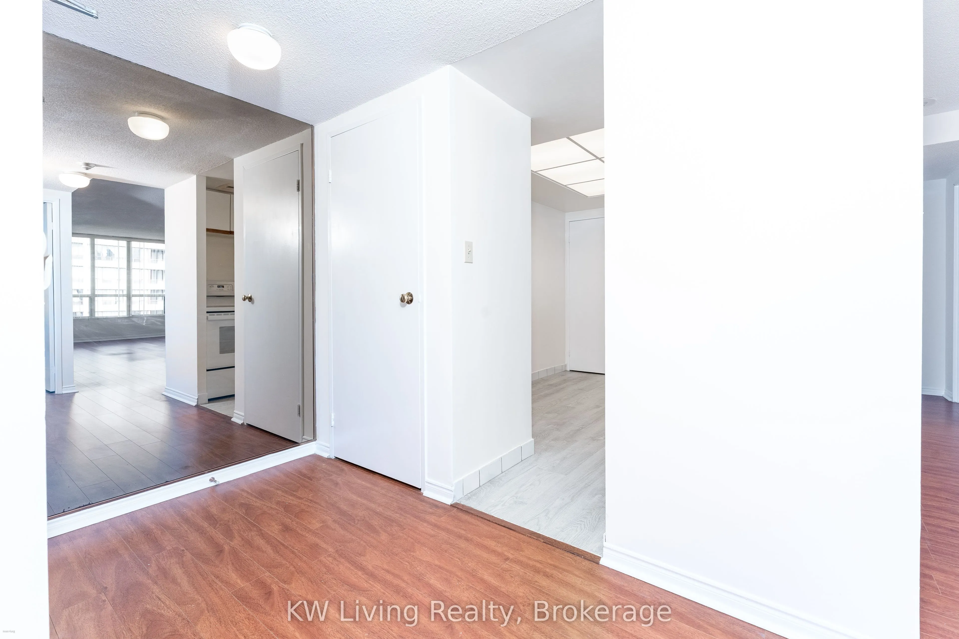5765 Yonge Street, #904