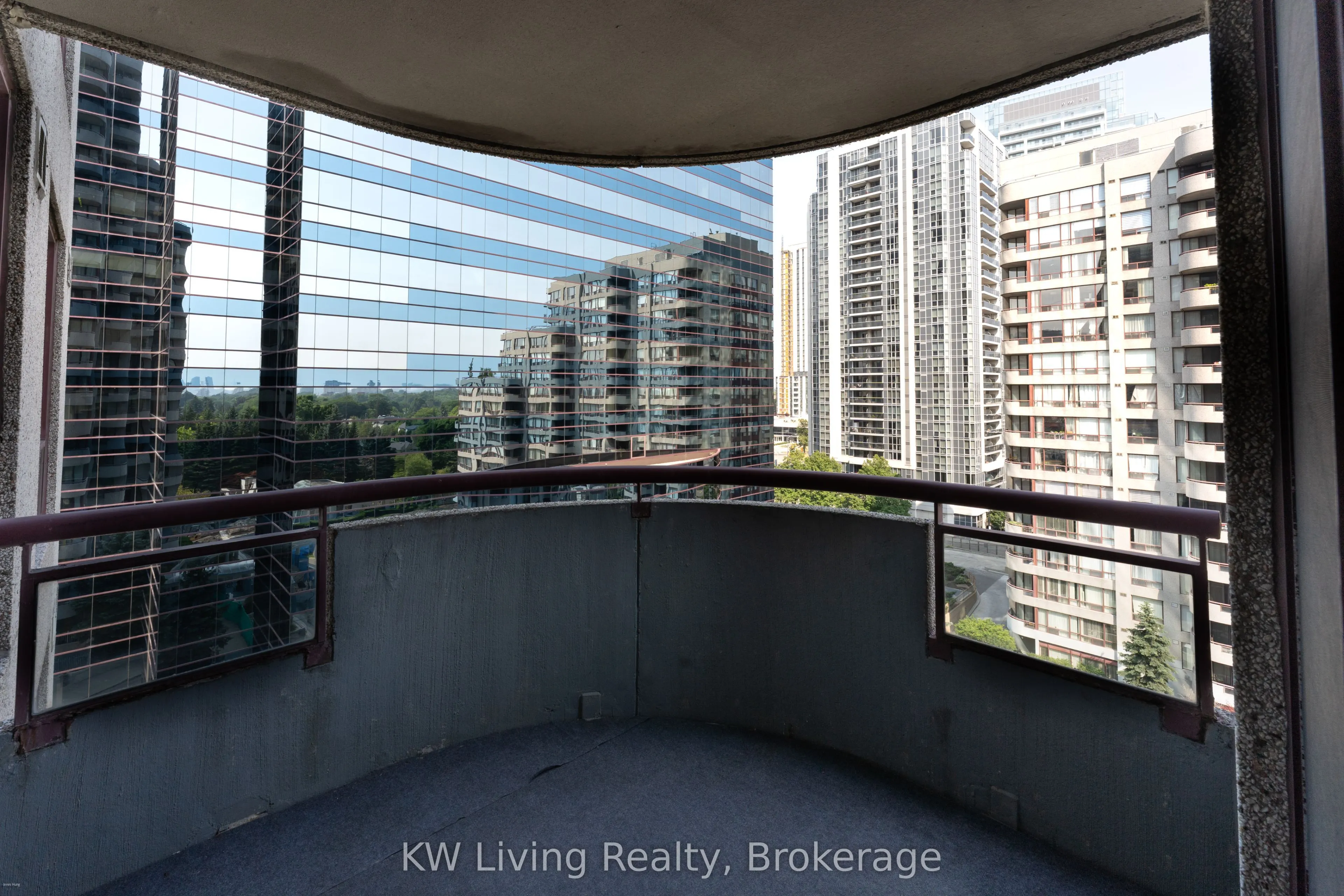 5765 Yonge Street, #904