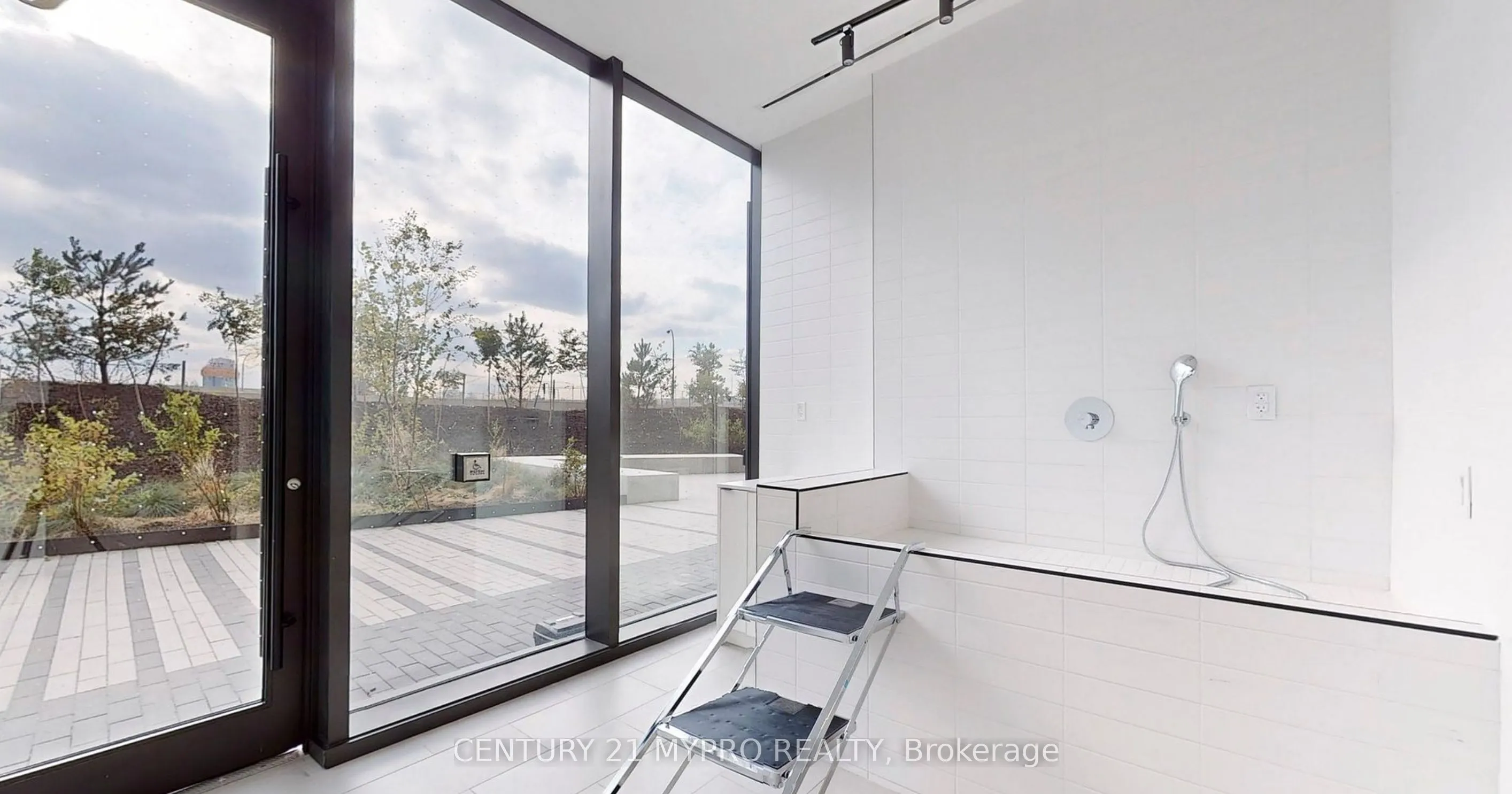30 Tretti Way, #518
