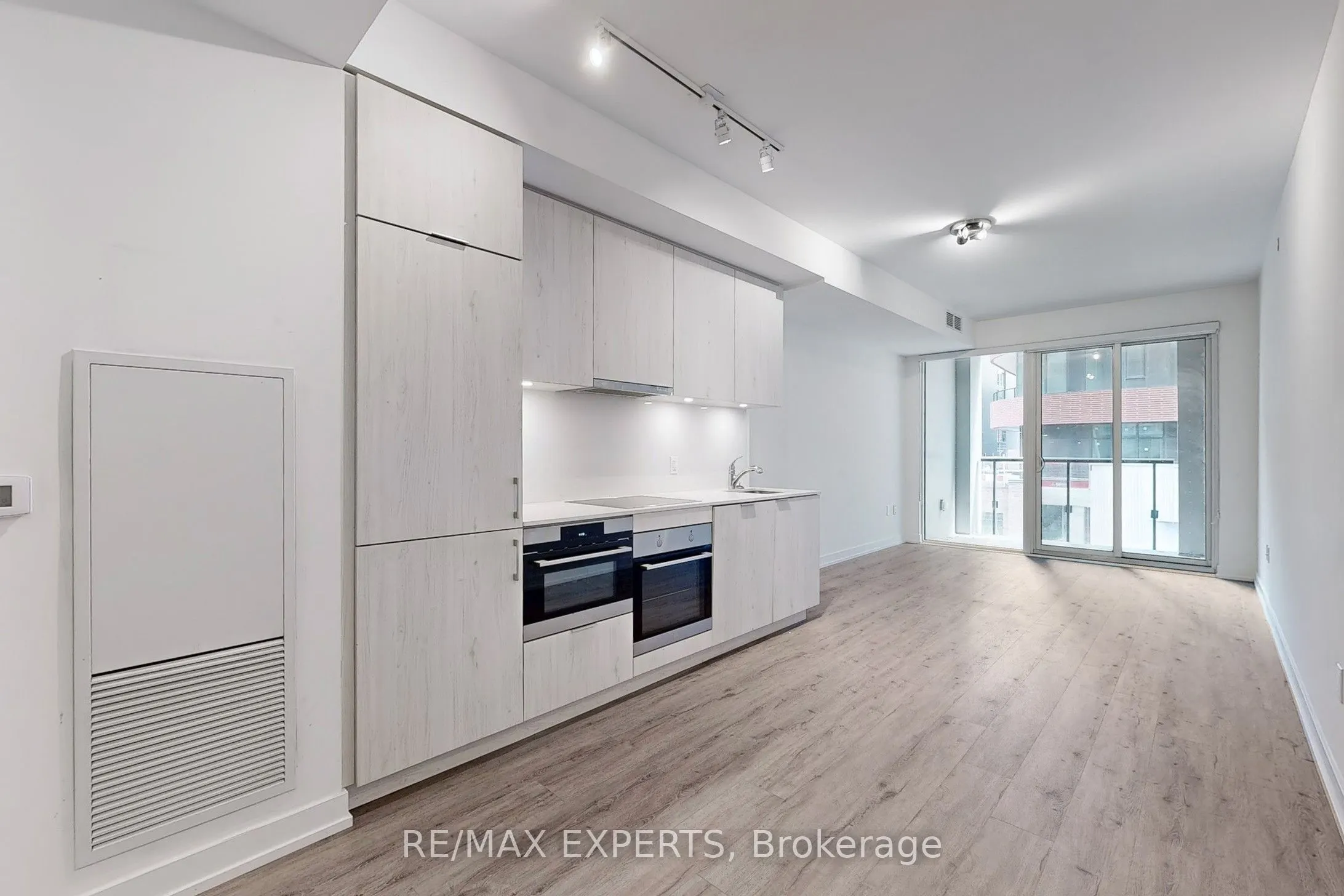 158 Front Street E, #316
