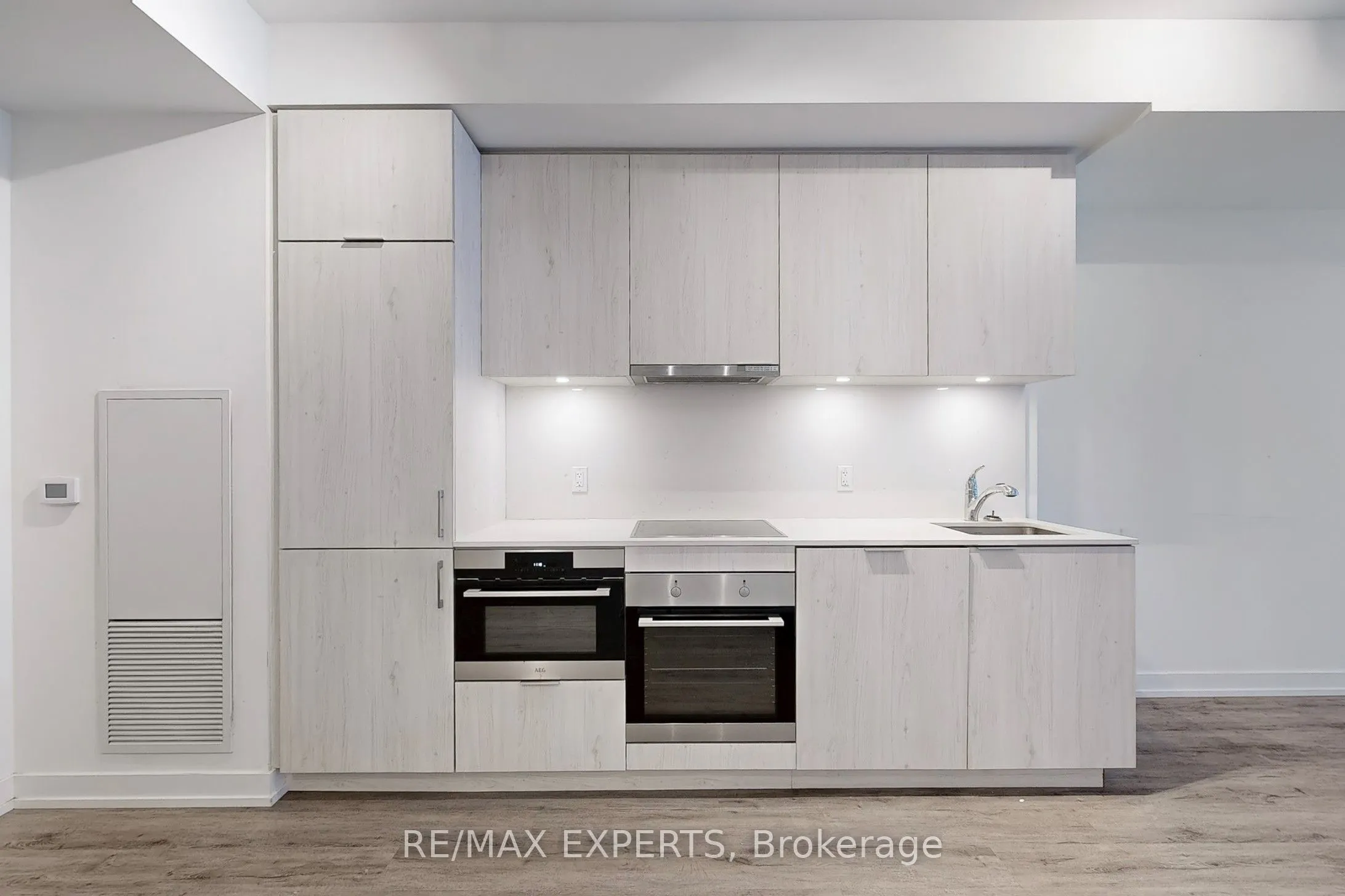 158 Front Street E, #316