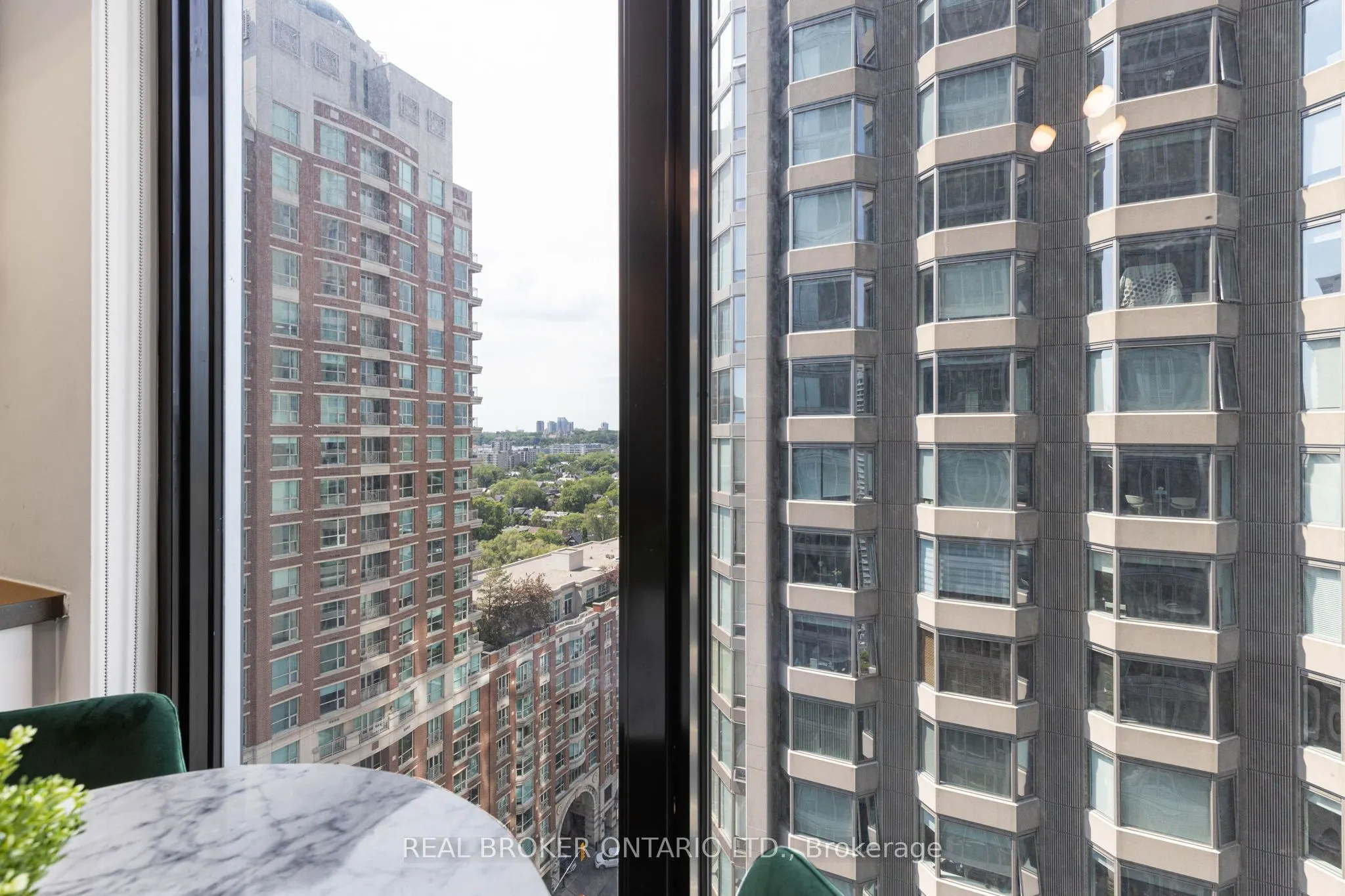 188 Cumberland Street, #1913