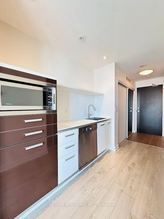 38 Dan Leckie Way, #1702