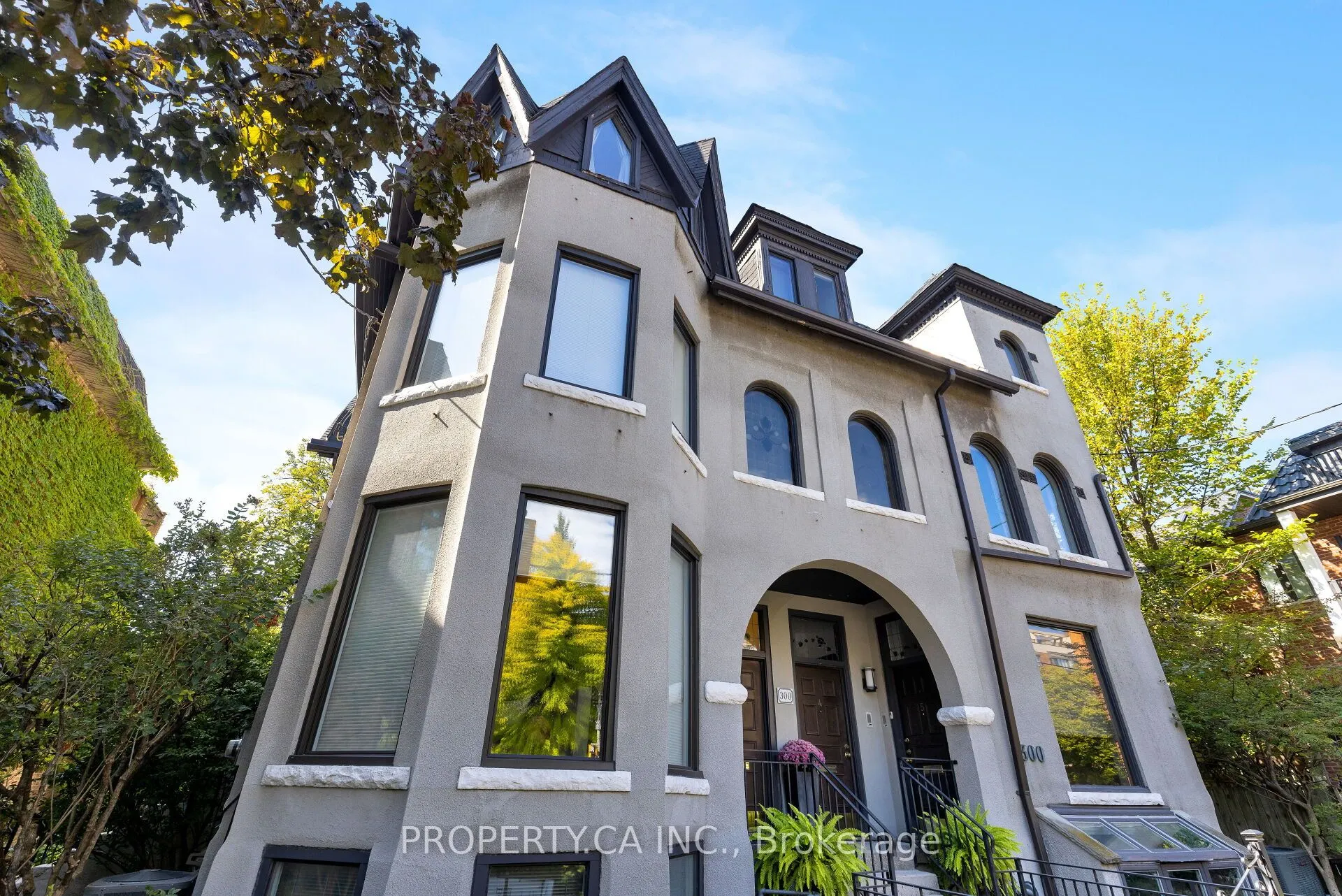 300 Avenue Road, #5
