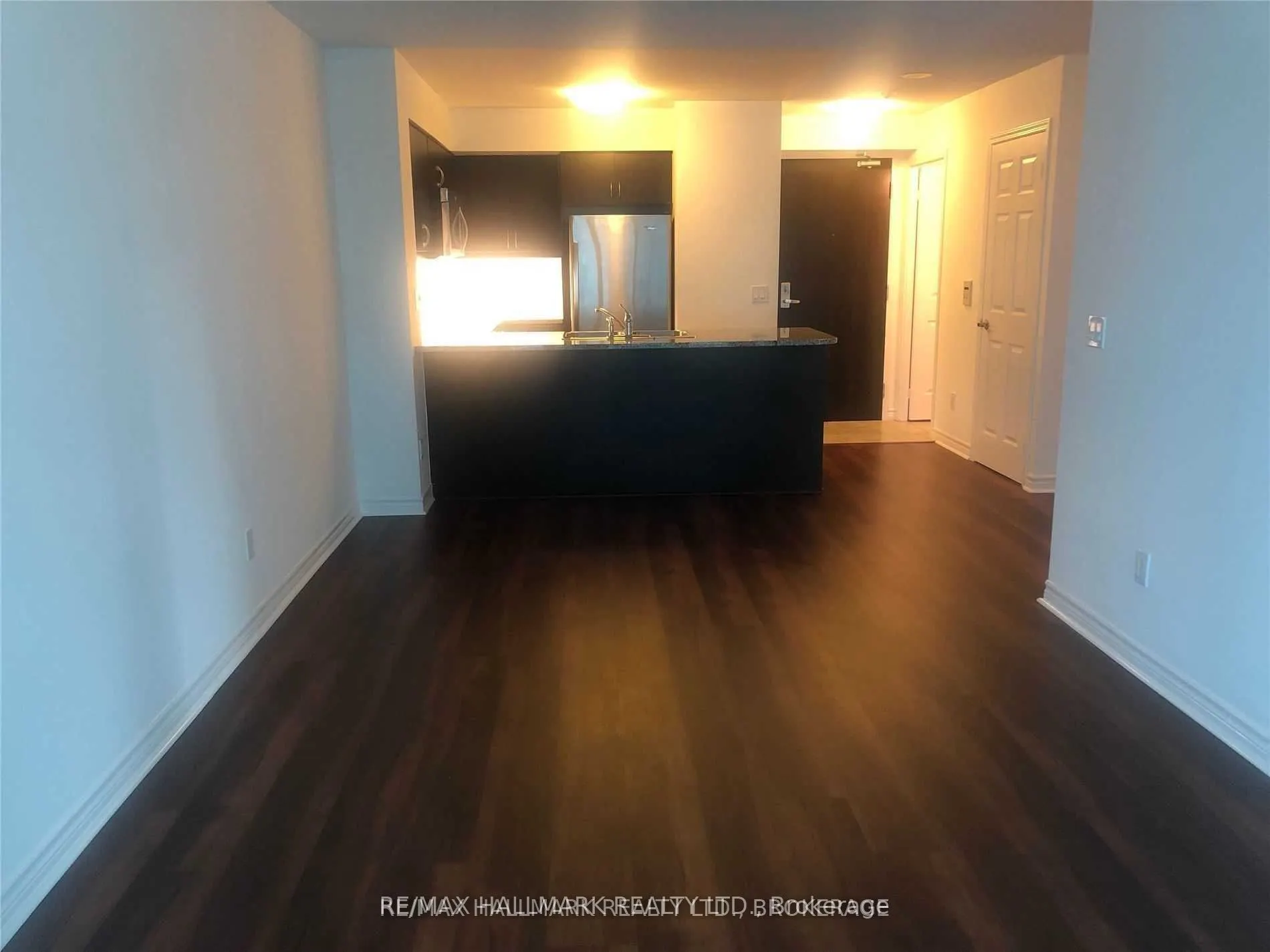 19 Grand Trunk Crescent, #2008