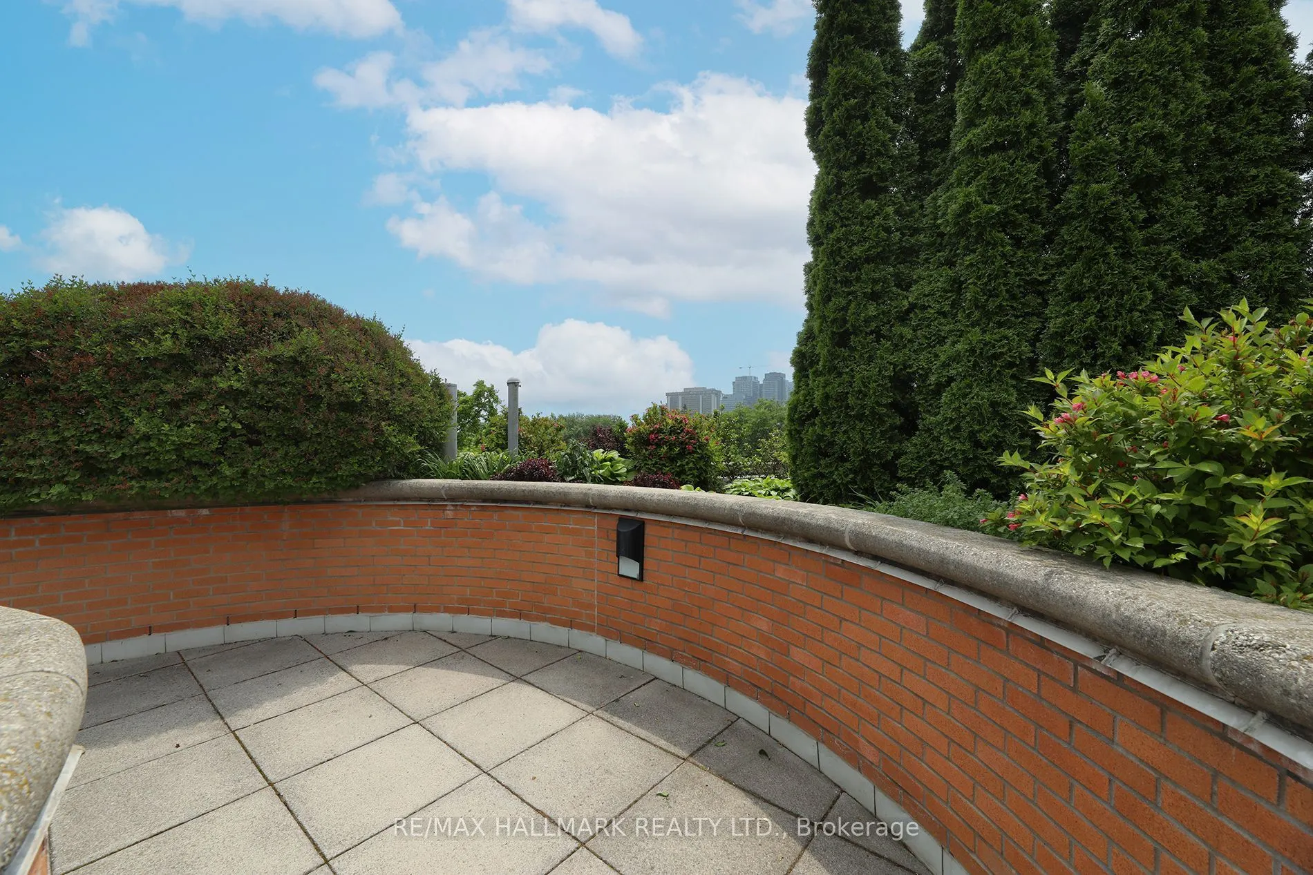 2727 Yonge Street, #609