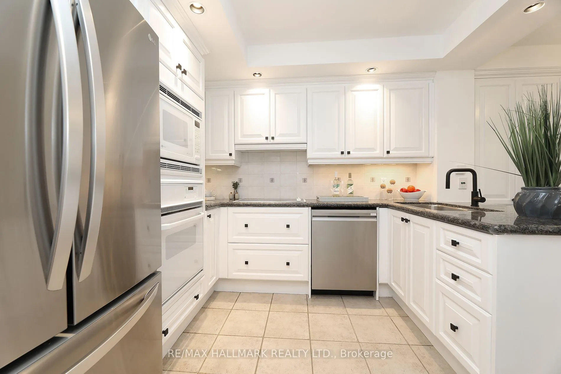 2727 Yonge Street, #609