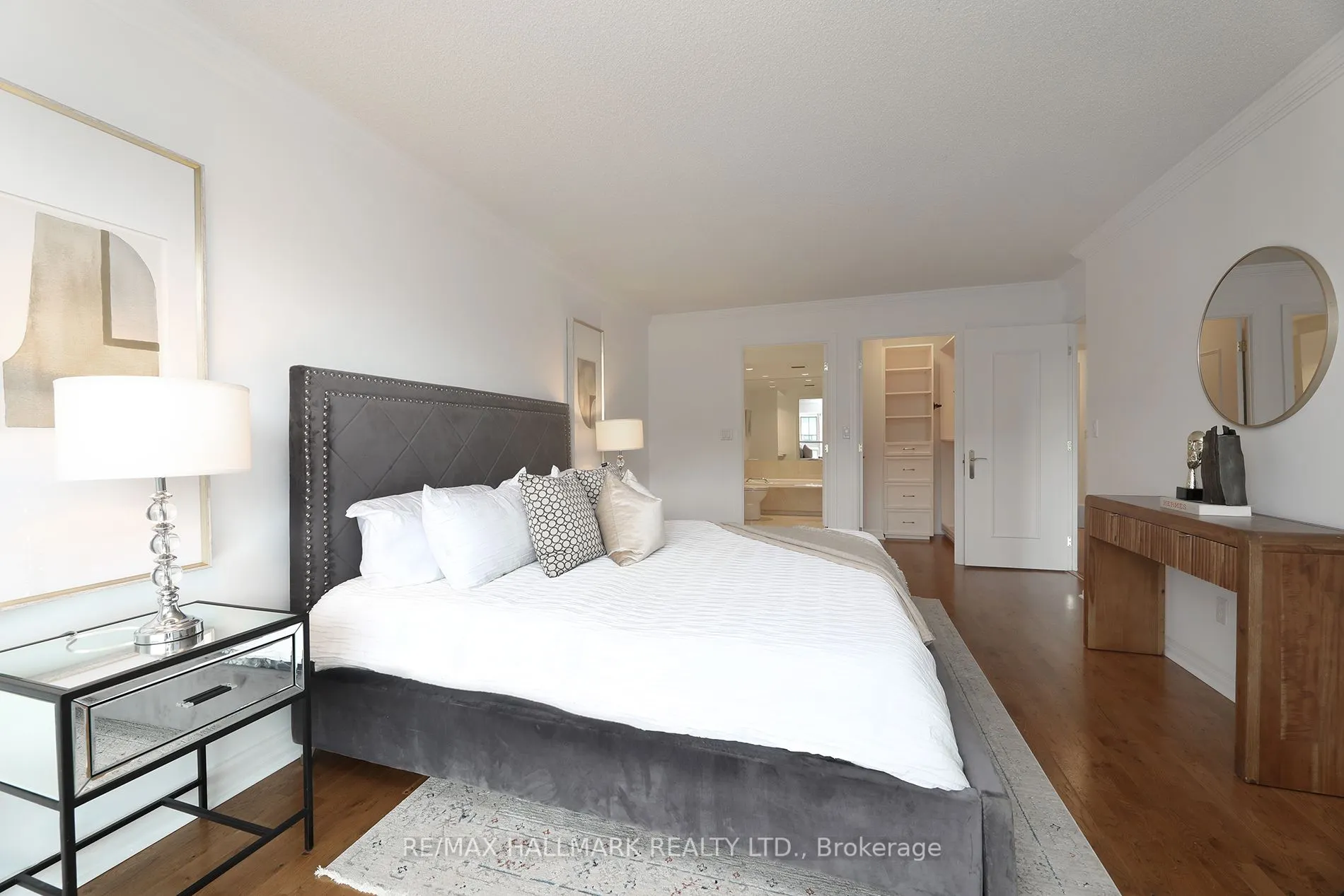2727 Yonge Street, #609