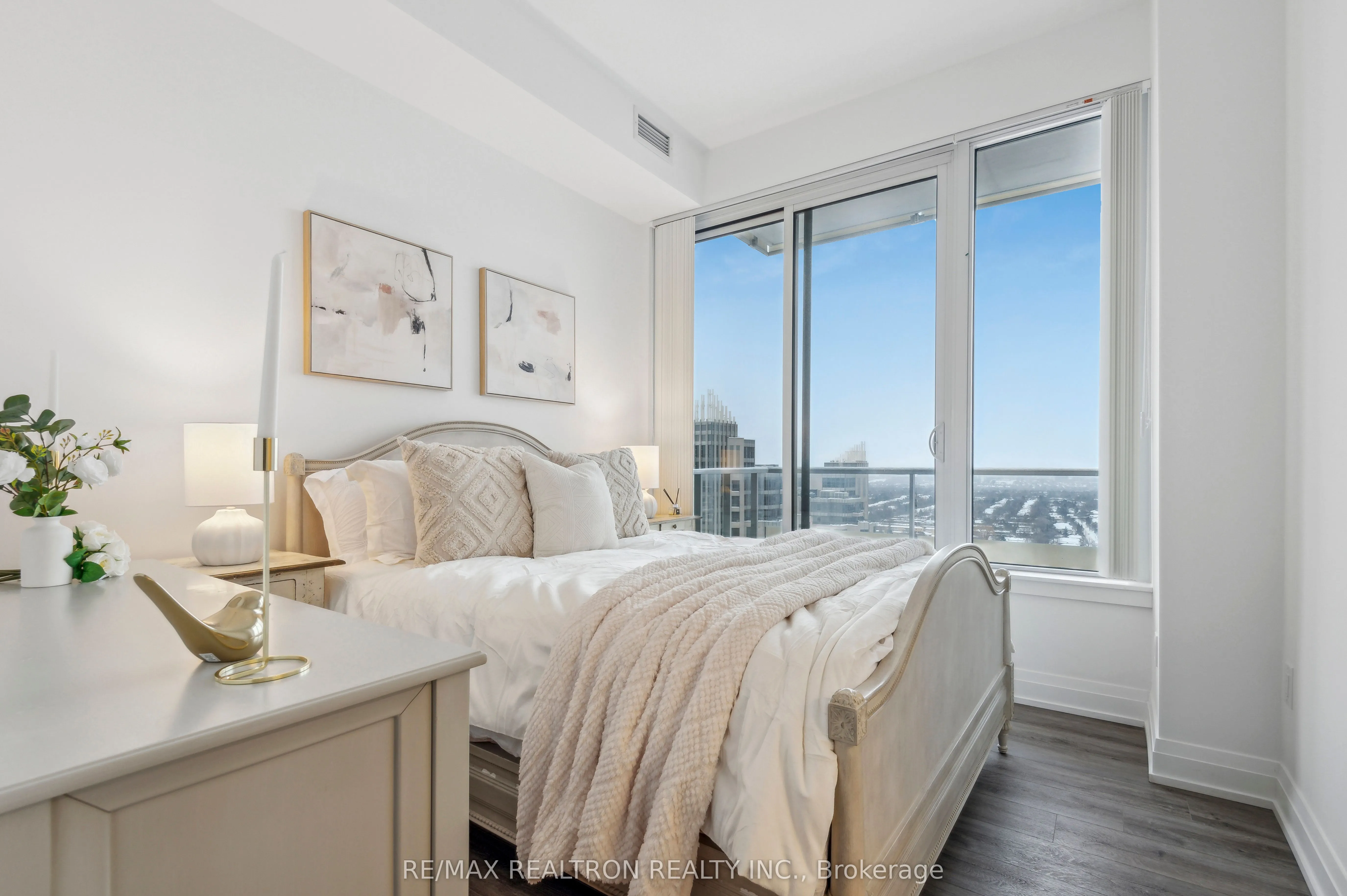75 Canterbury Place, #PH501
