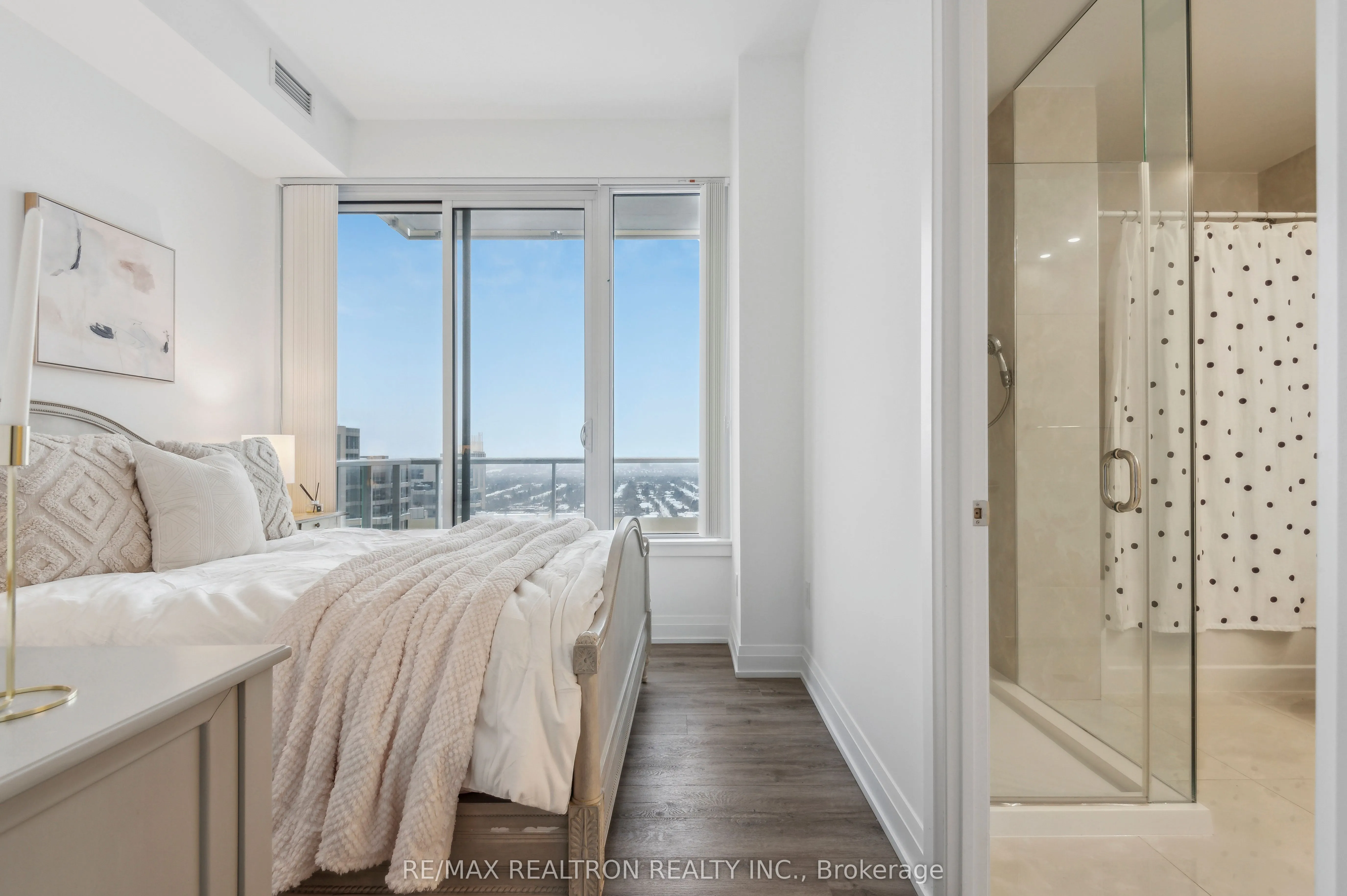 75 Canterbury Place, #PH501