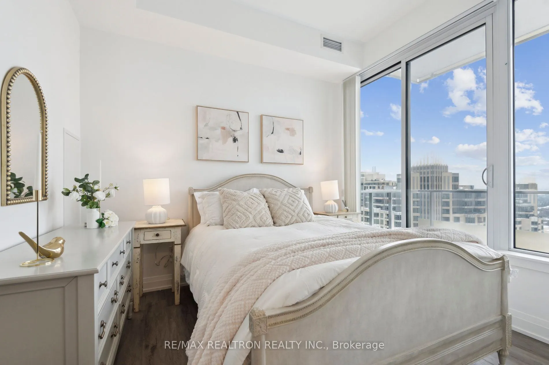 75 Canterbury Place, #PH501