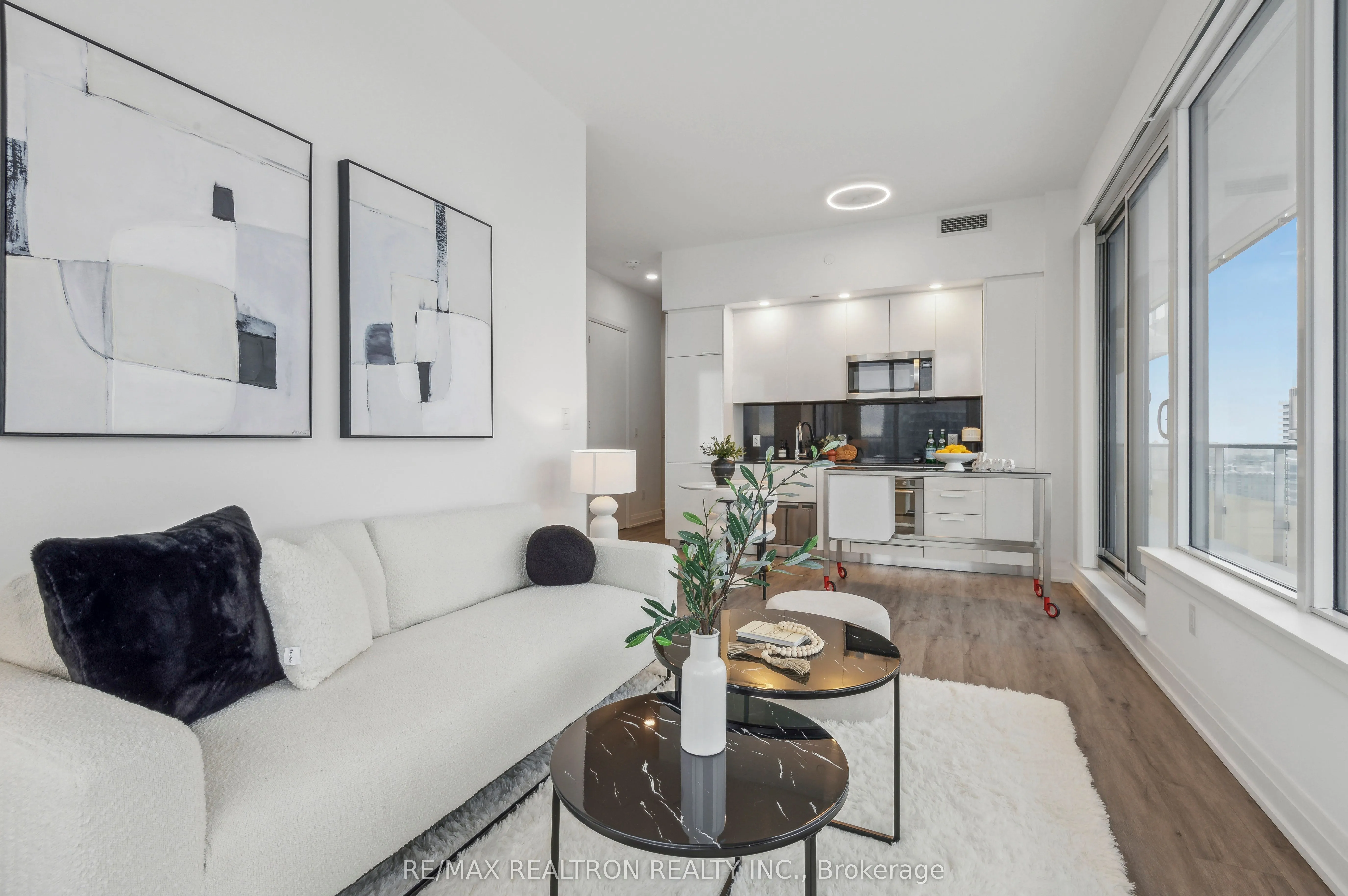 75 Canterbury Place, #PH501