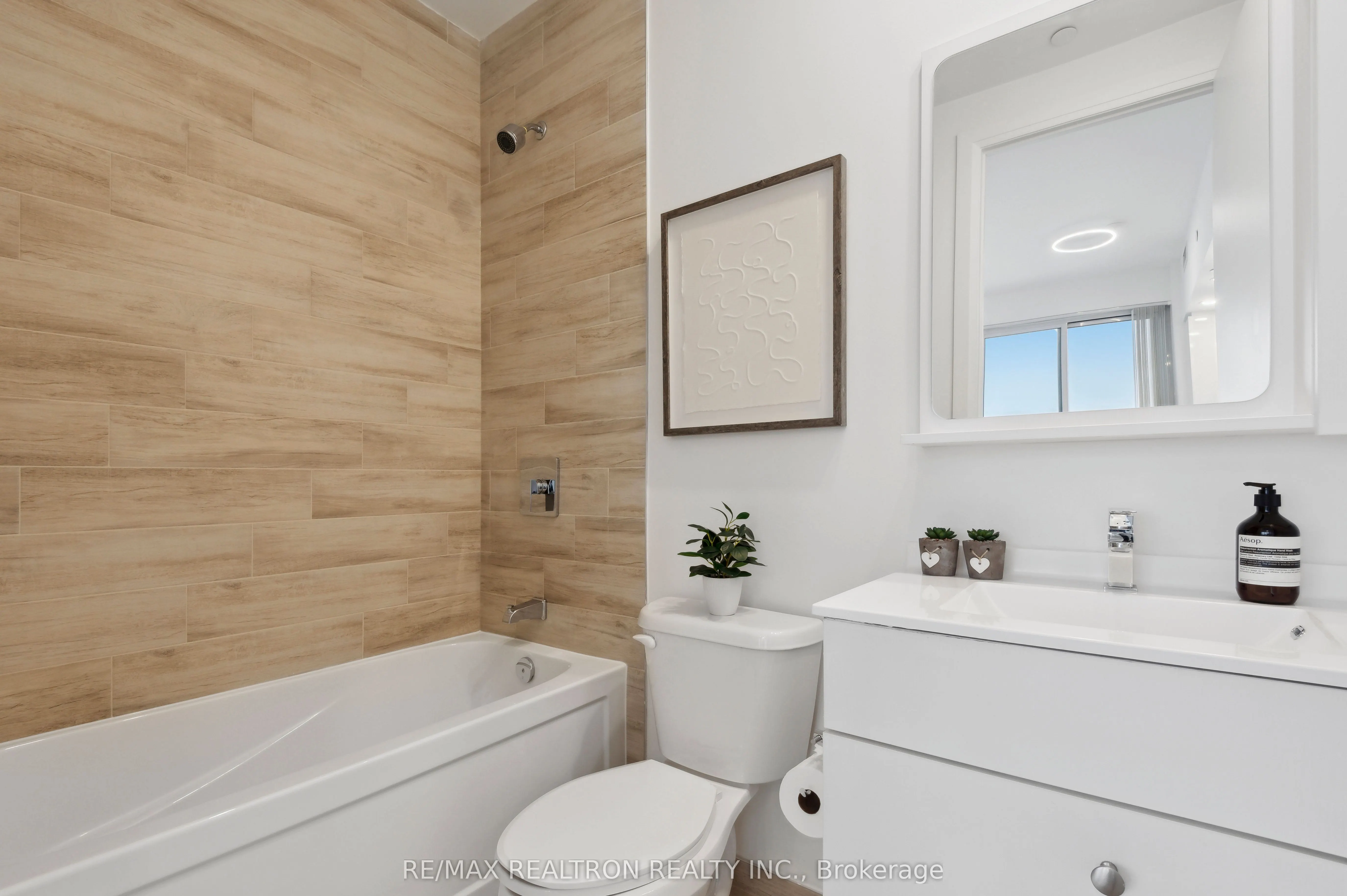 75 Canterbury Place, #PH501