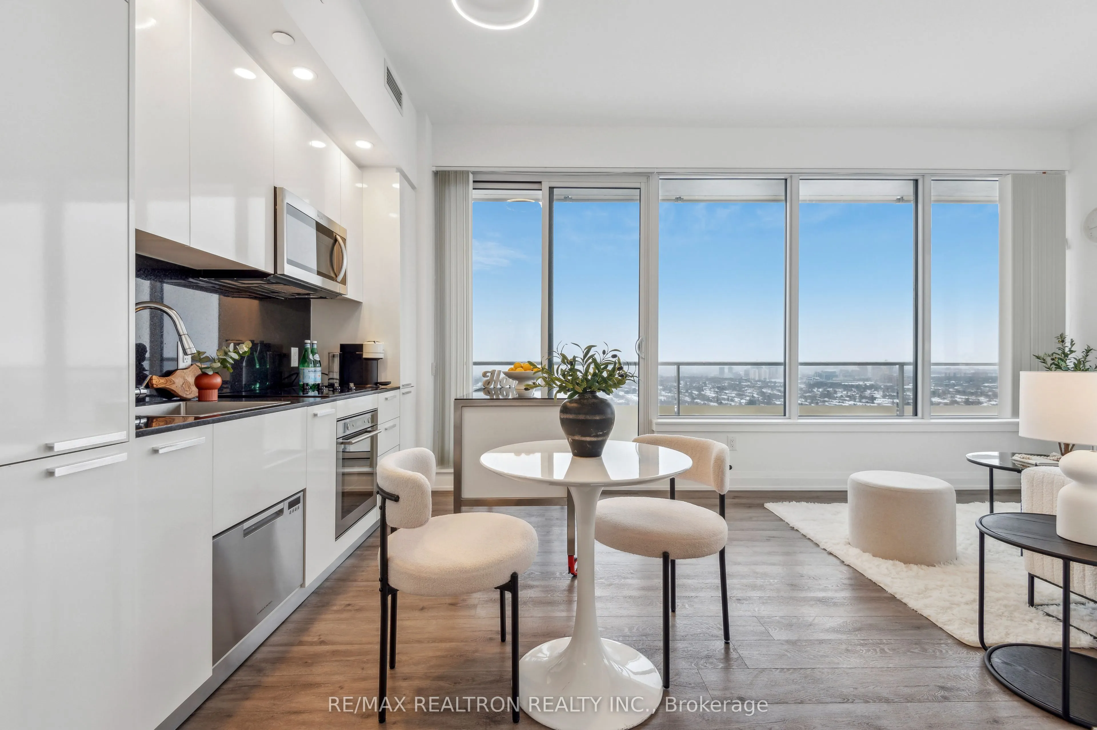 75 Canterbury Place, #PH501