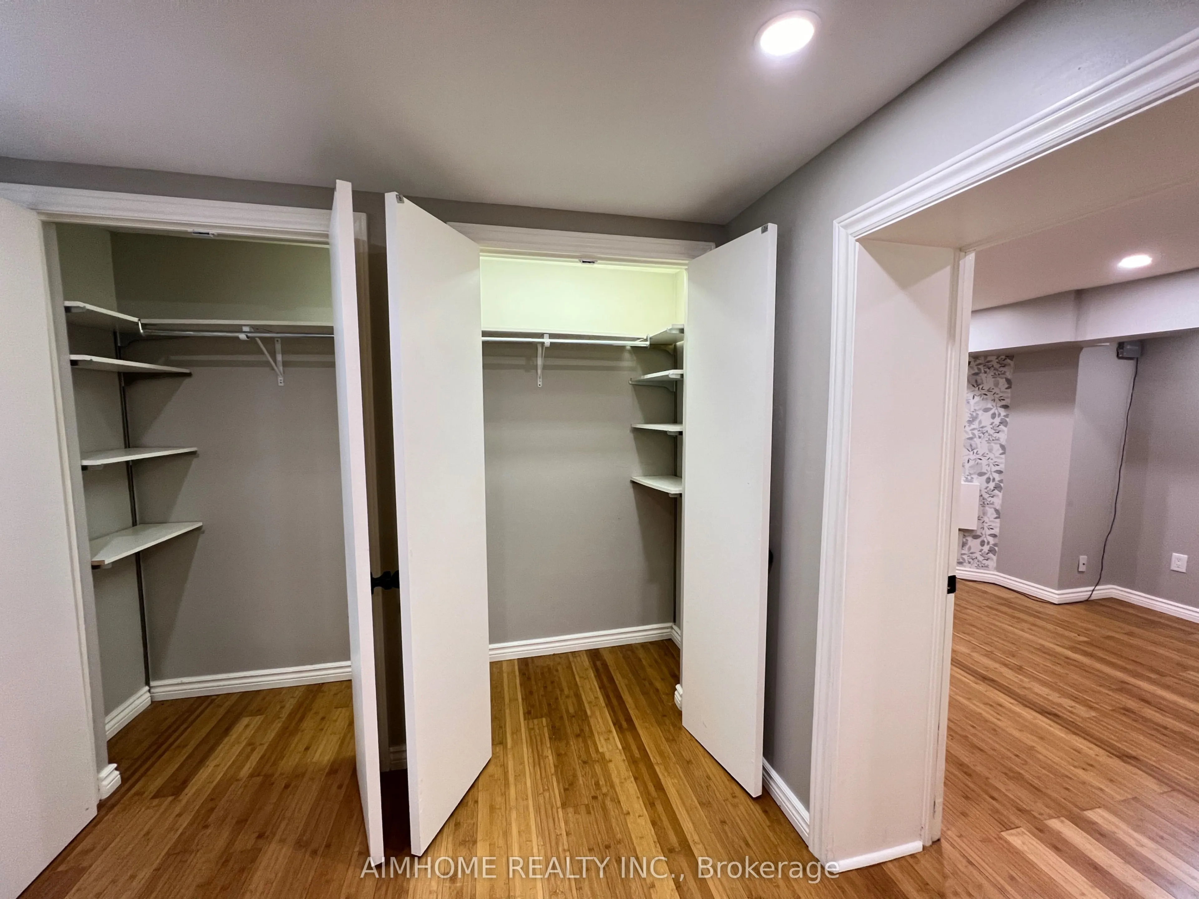 125 Chaplin Crescent, #Basement