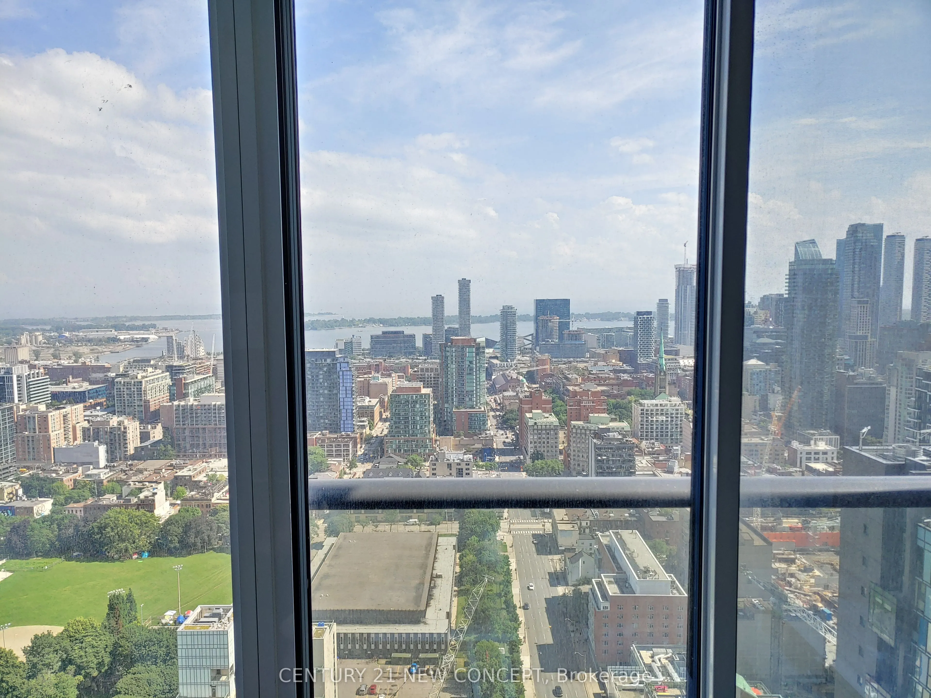 181 Dundas Street E, #4209