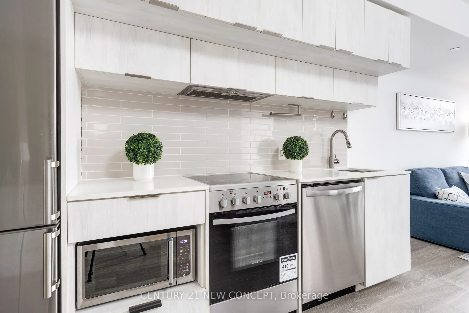 181 Dundas Street E, #4209