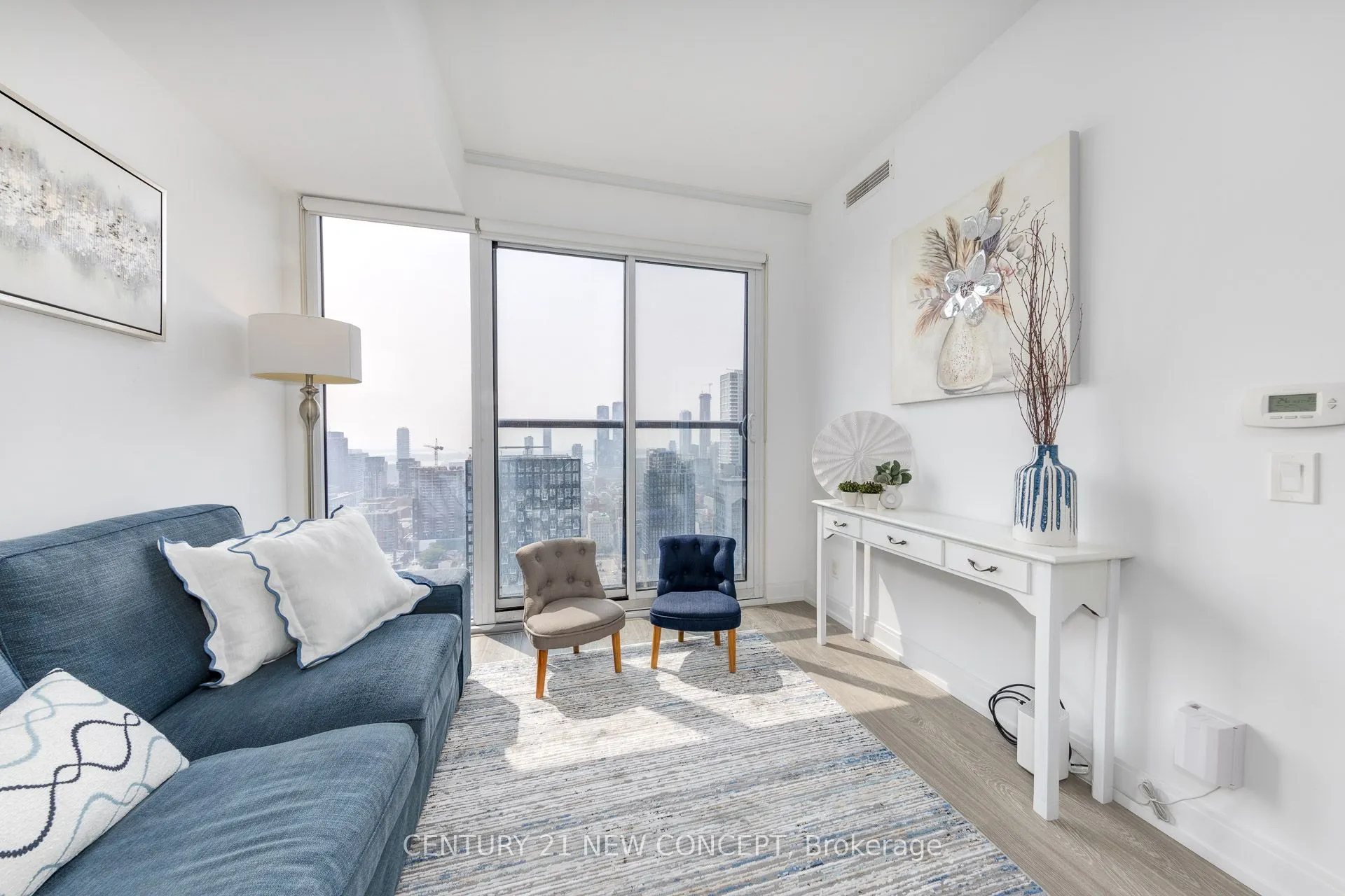 181 Dundas Street E, #4209