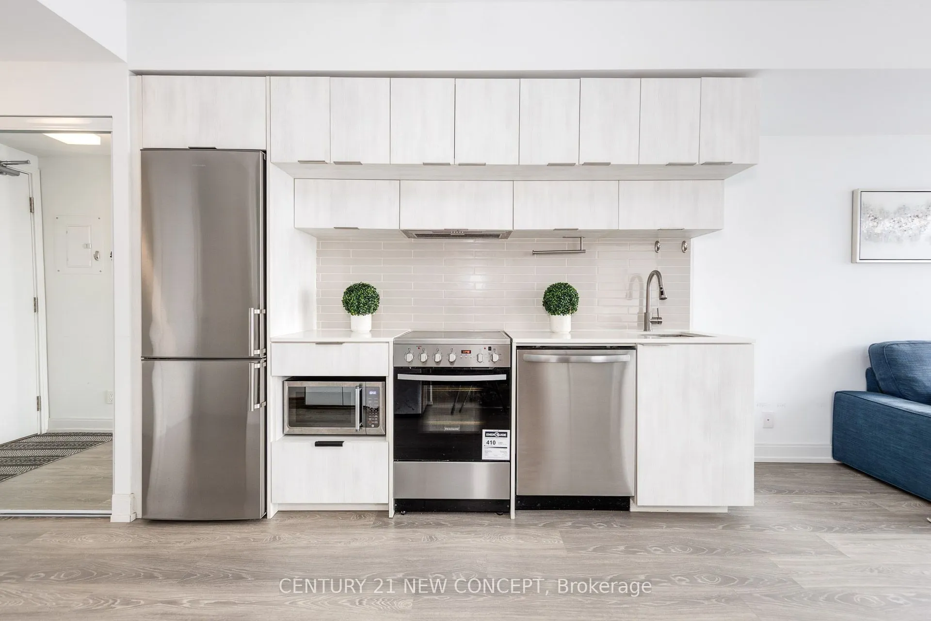 181 Dundas Street E, #4209