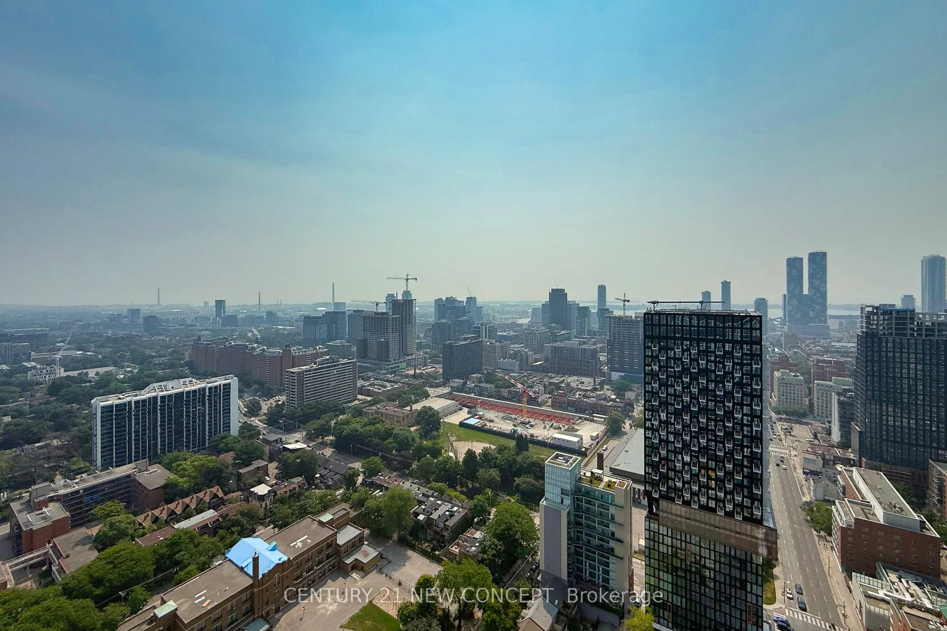 181 Dundas Street E, #4209