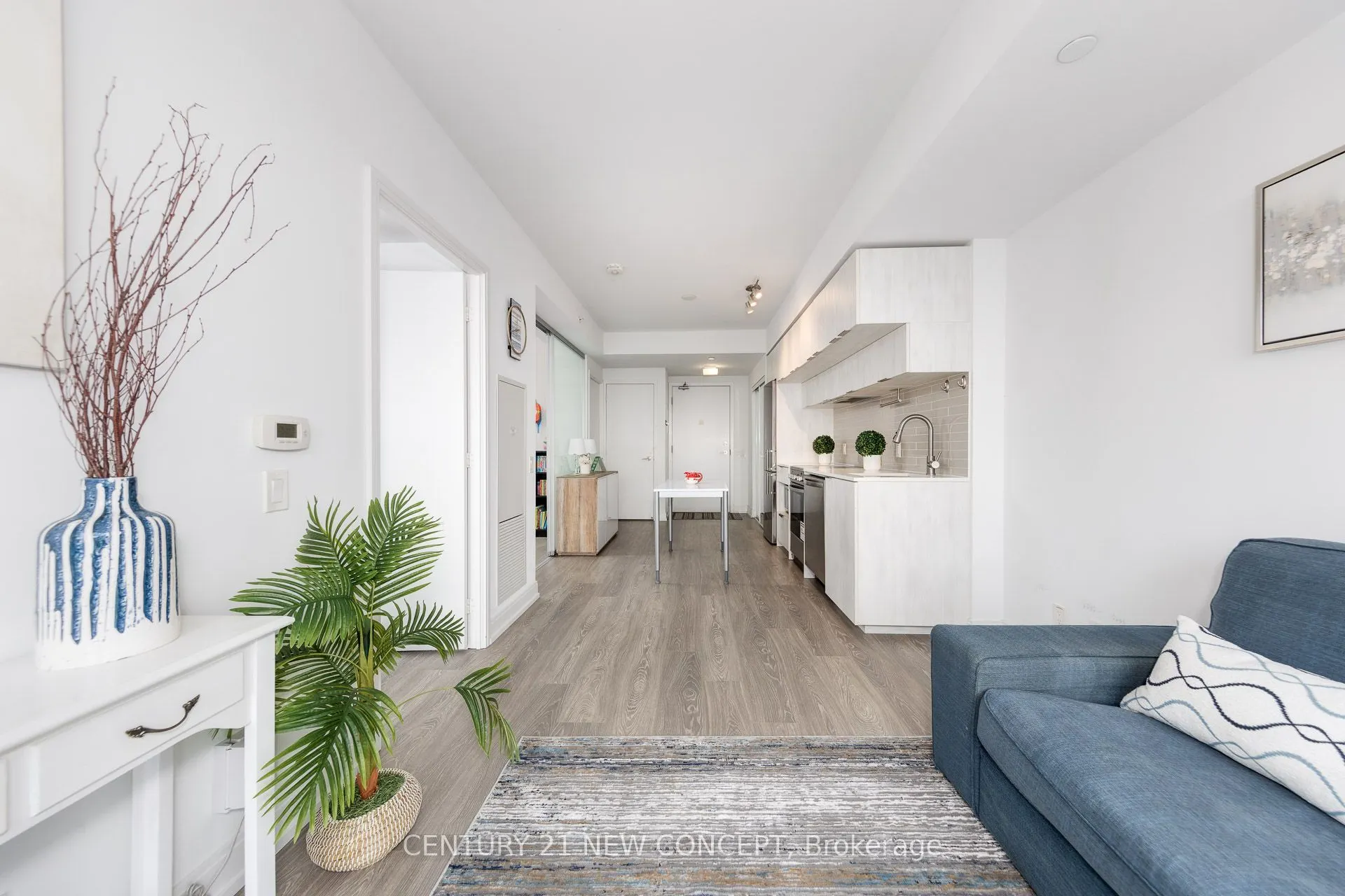 181 Dundas Street E, #4209