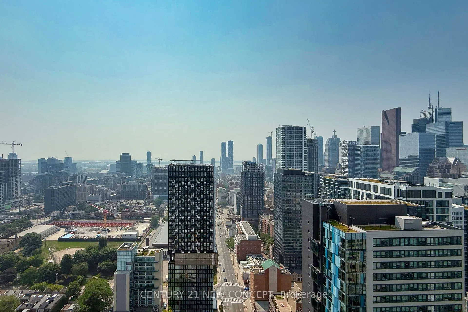 181 Dundas Street E, #4209