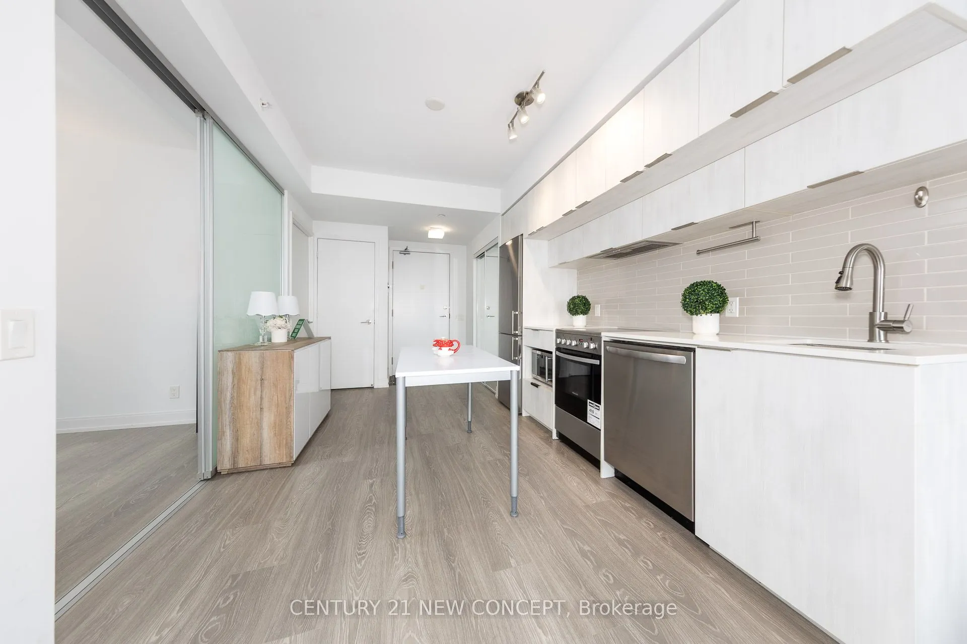 181 Dundas Street E, #4209