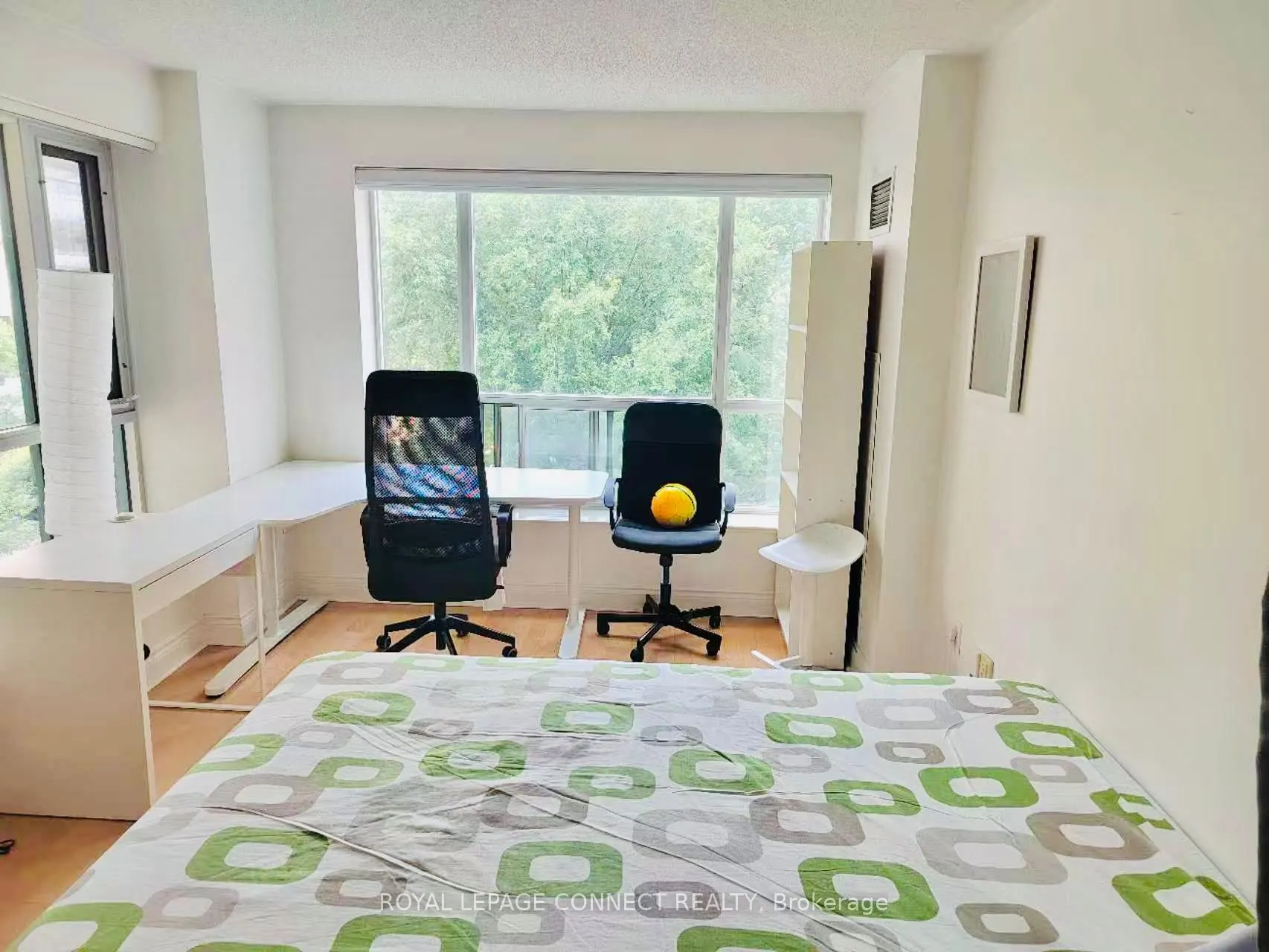 889 Bay Street, #304(2nd BR+Den)