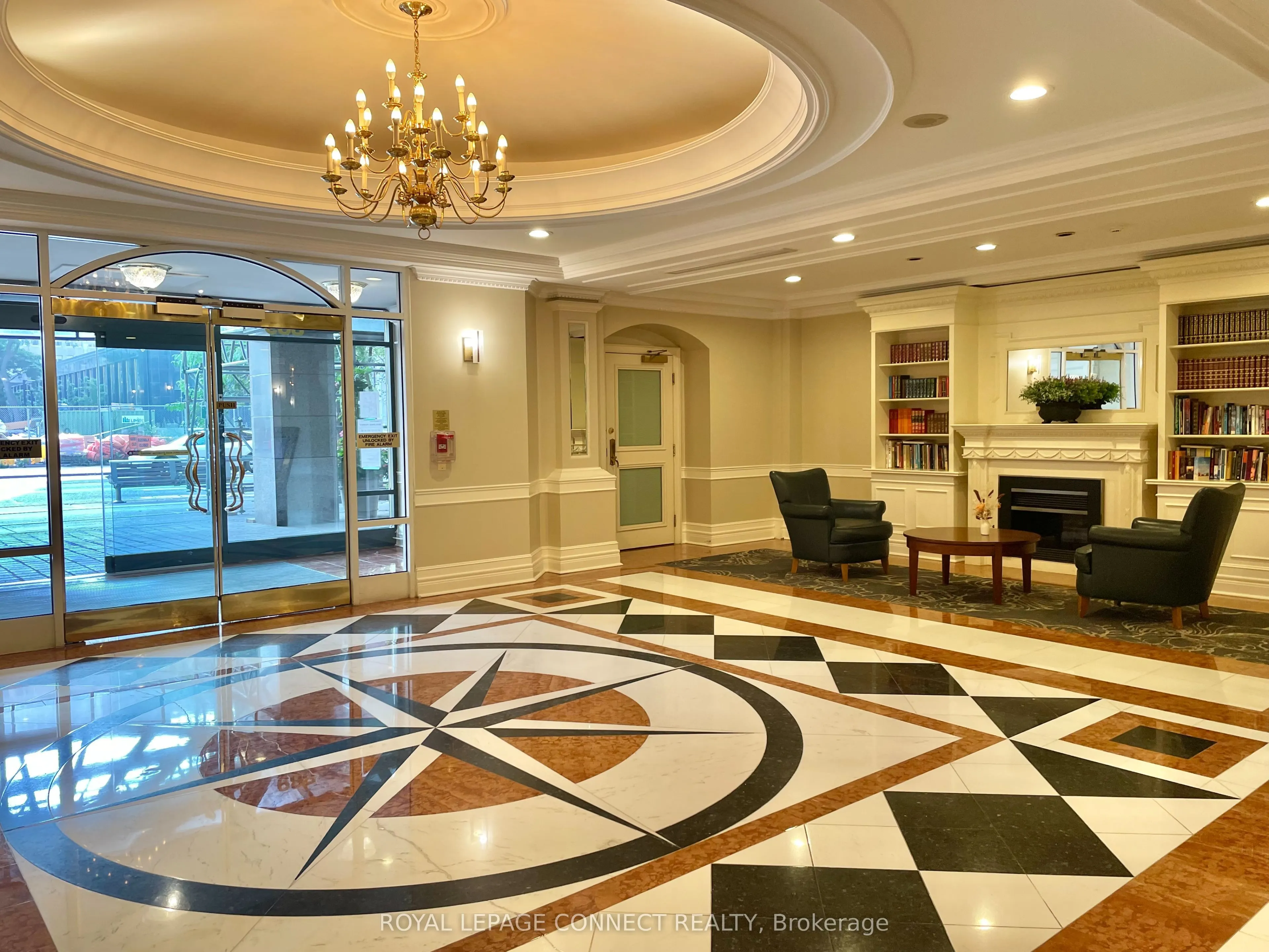 889 Bay Street, #304(2nd BR+Den)