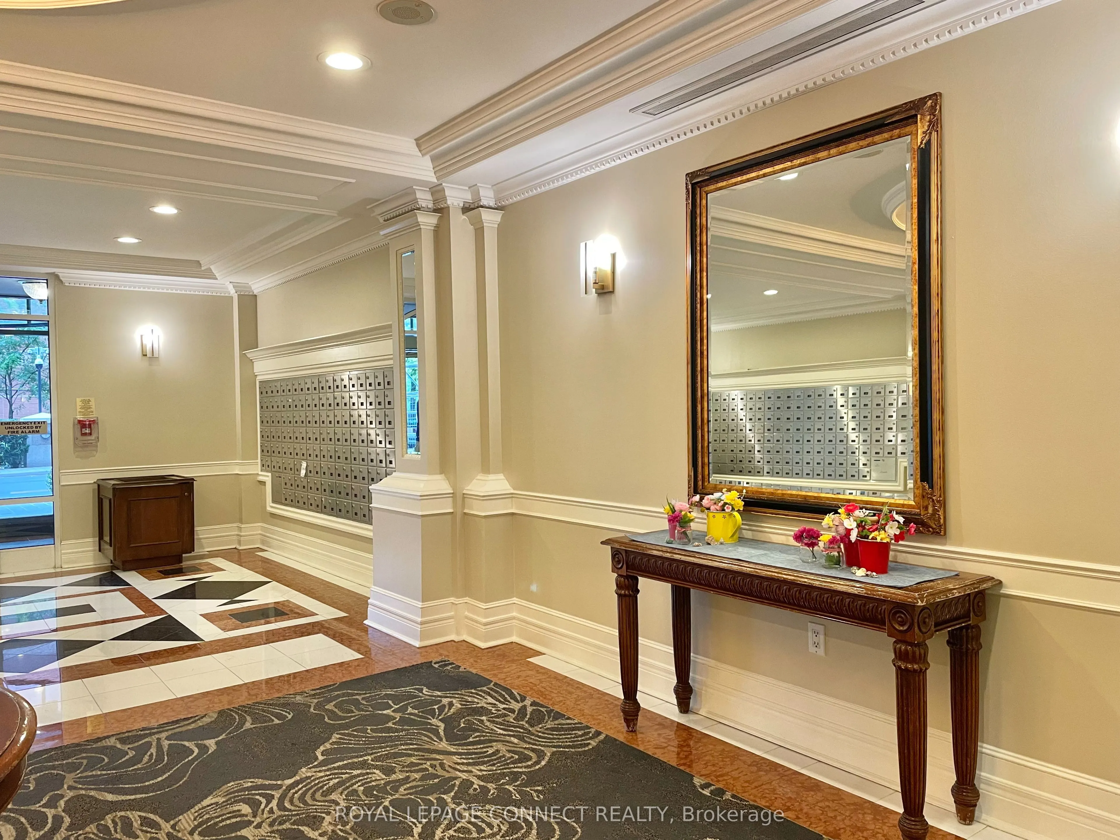 889 Bay Street, #304(2nd BR+Den)