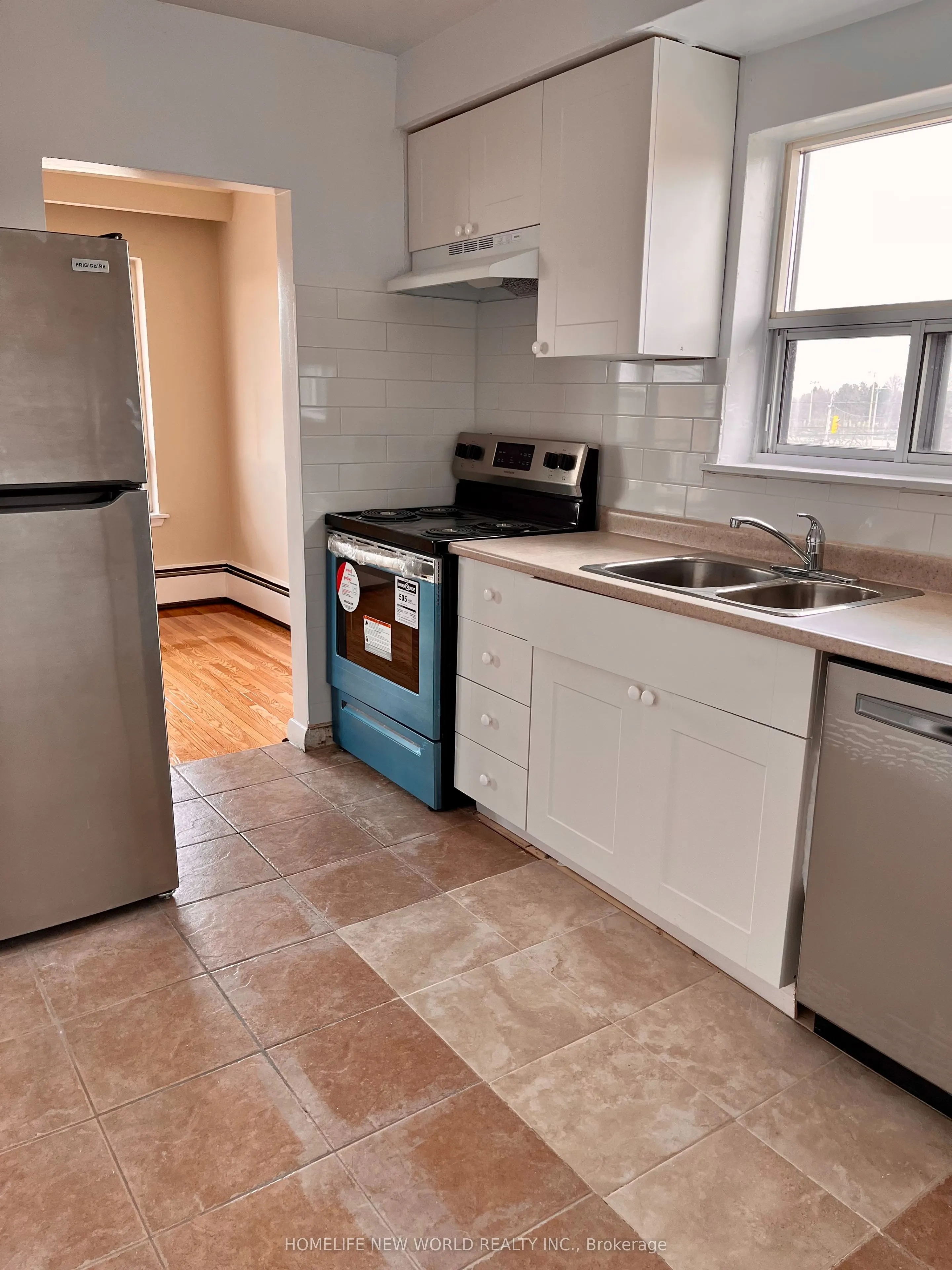230 Wilmington Avenue, ##3
