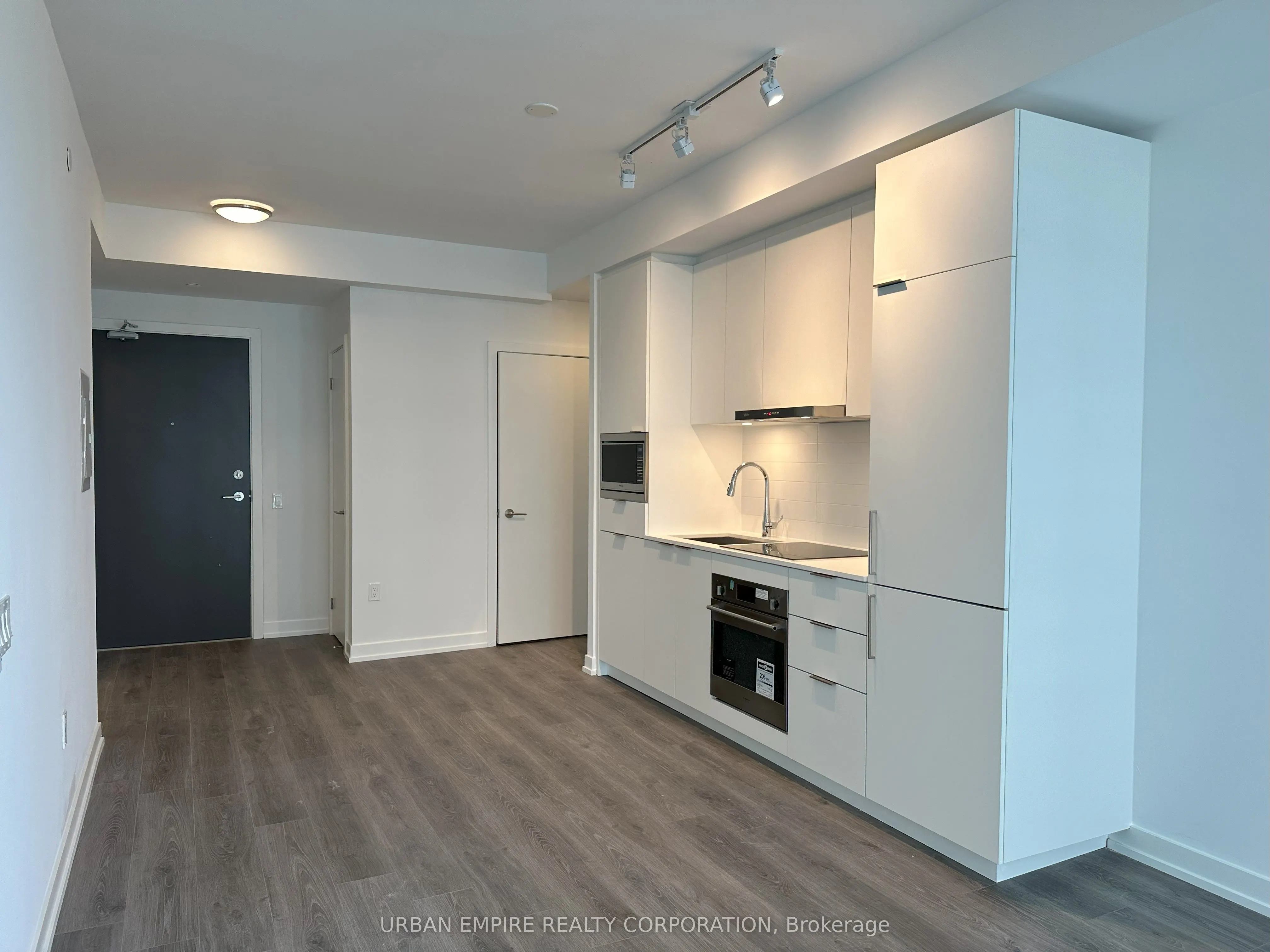 7 Golden Lion Heights, #1706