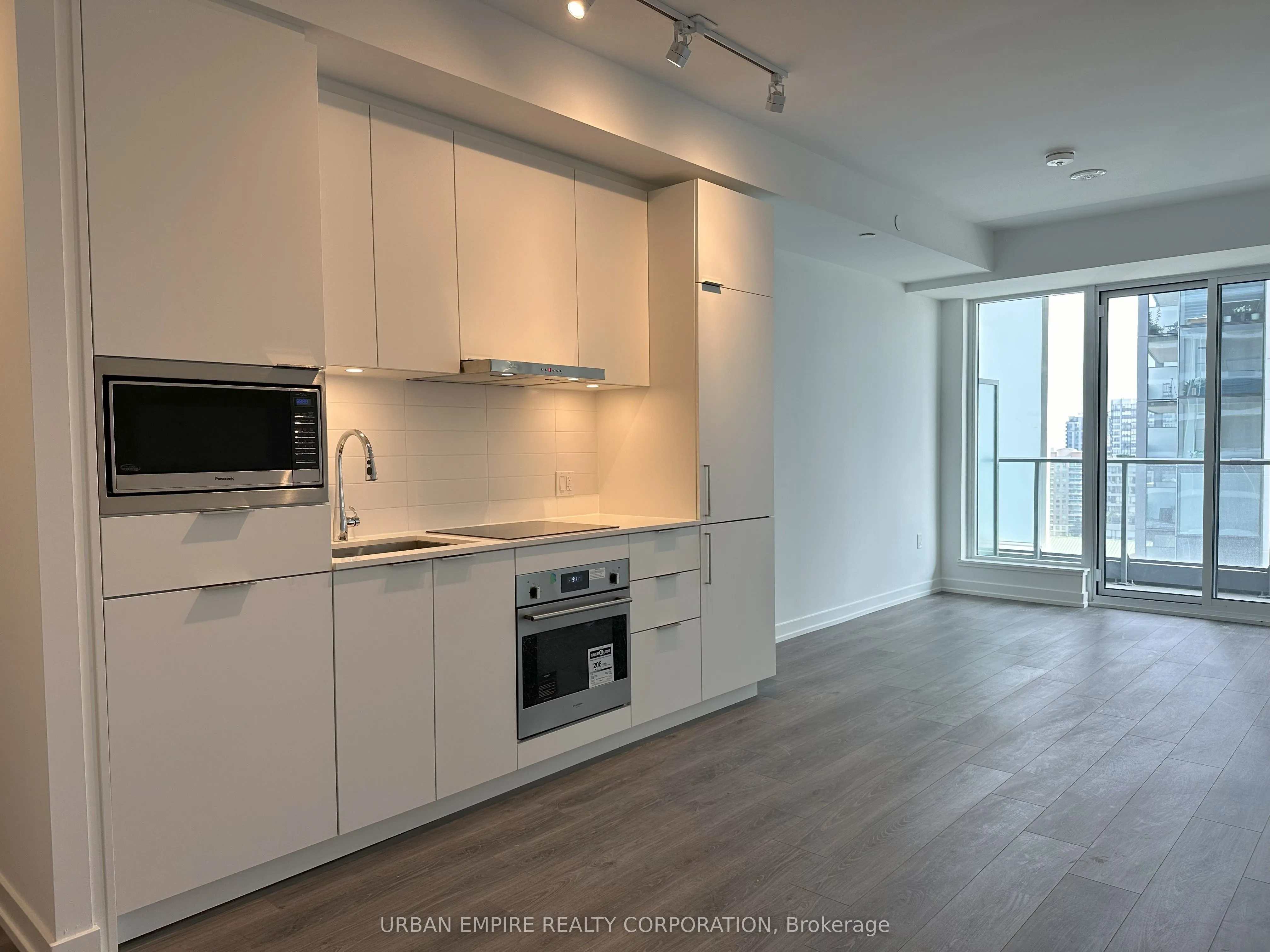 7 Golden Lion Heights, #1706