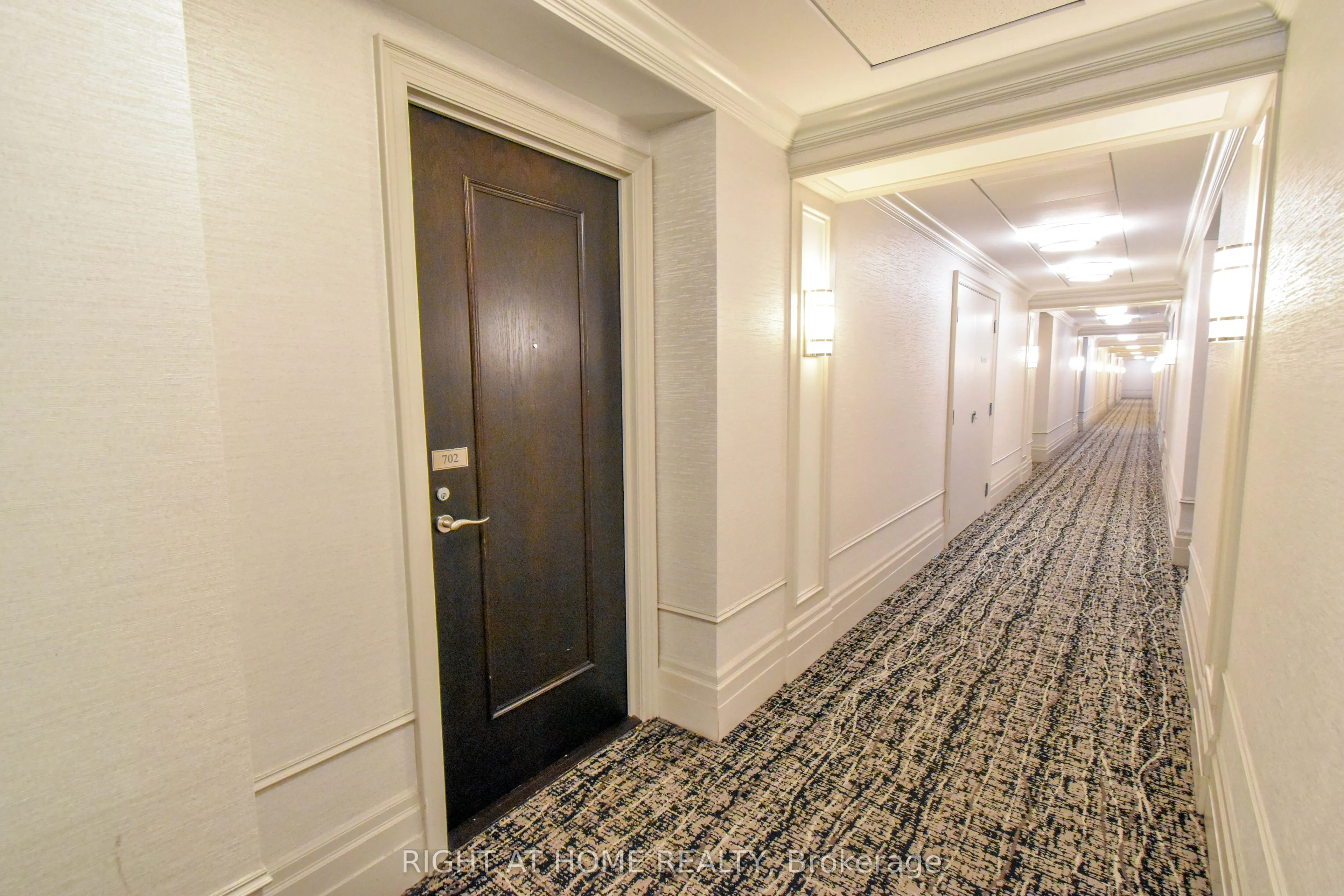 205 The Donway W, #702