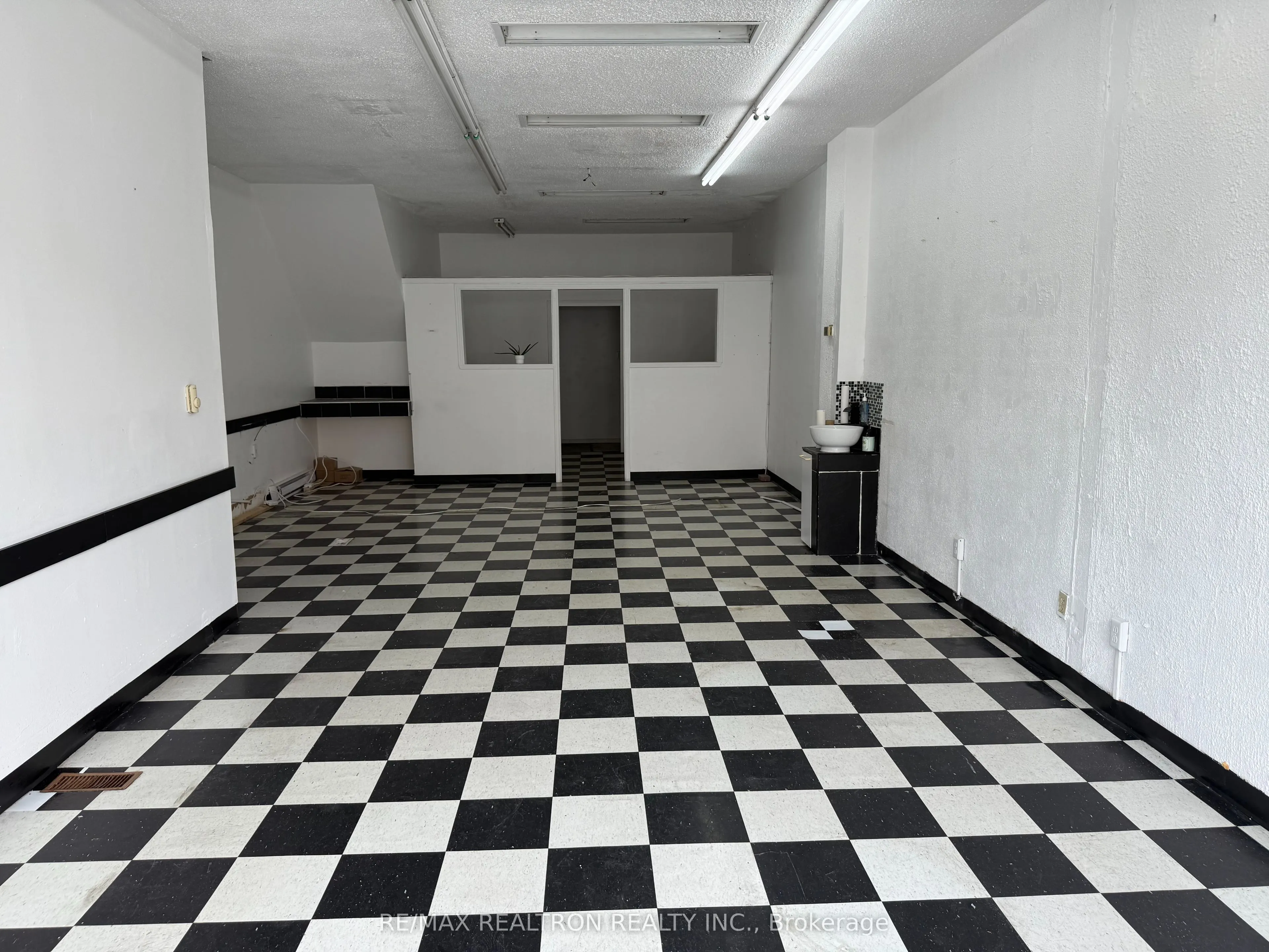1489 Eglinton Avenue W, #Main
