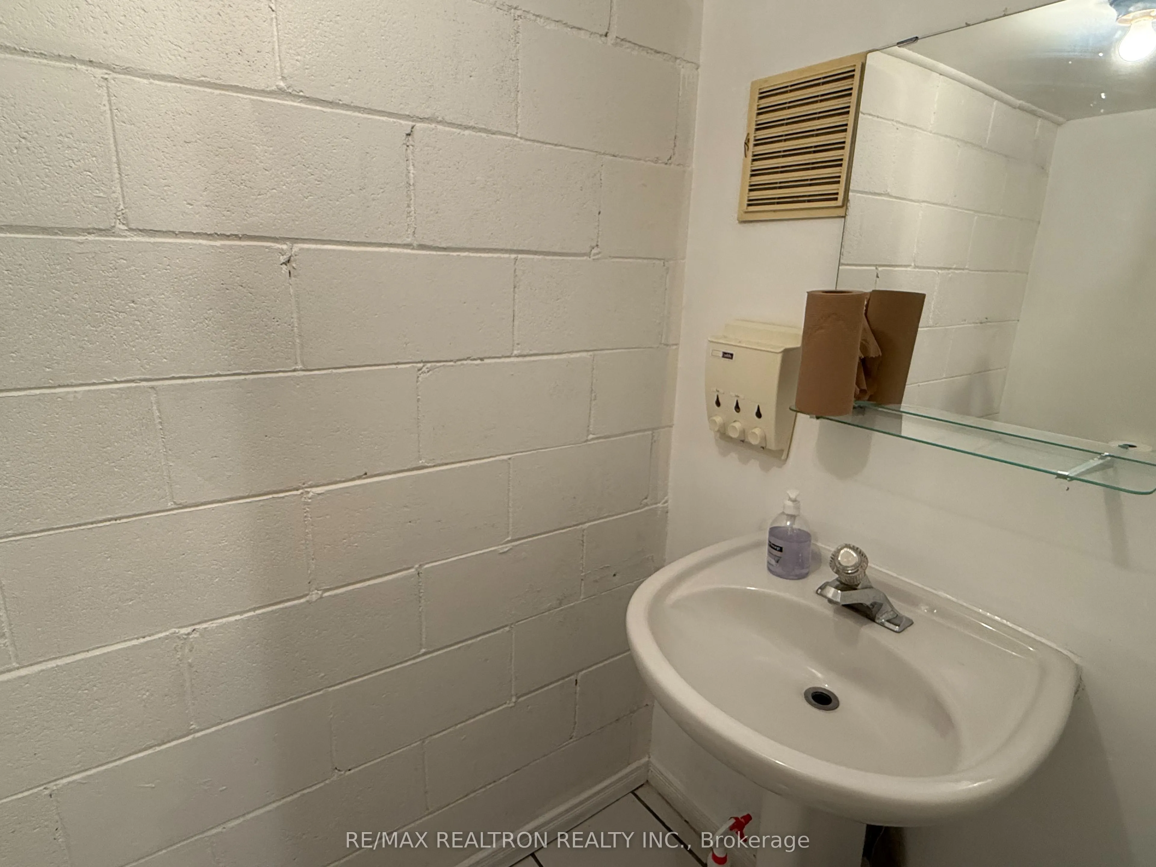 1489 Eglinton Avenue W, #Main