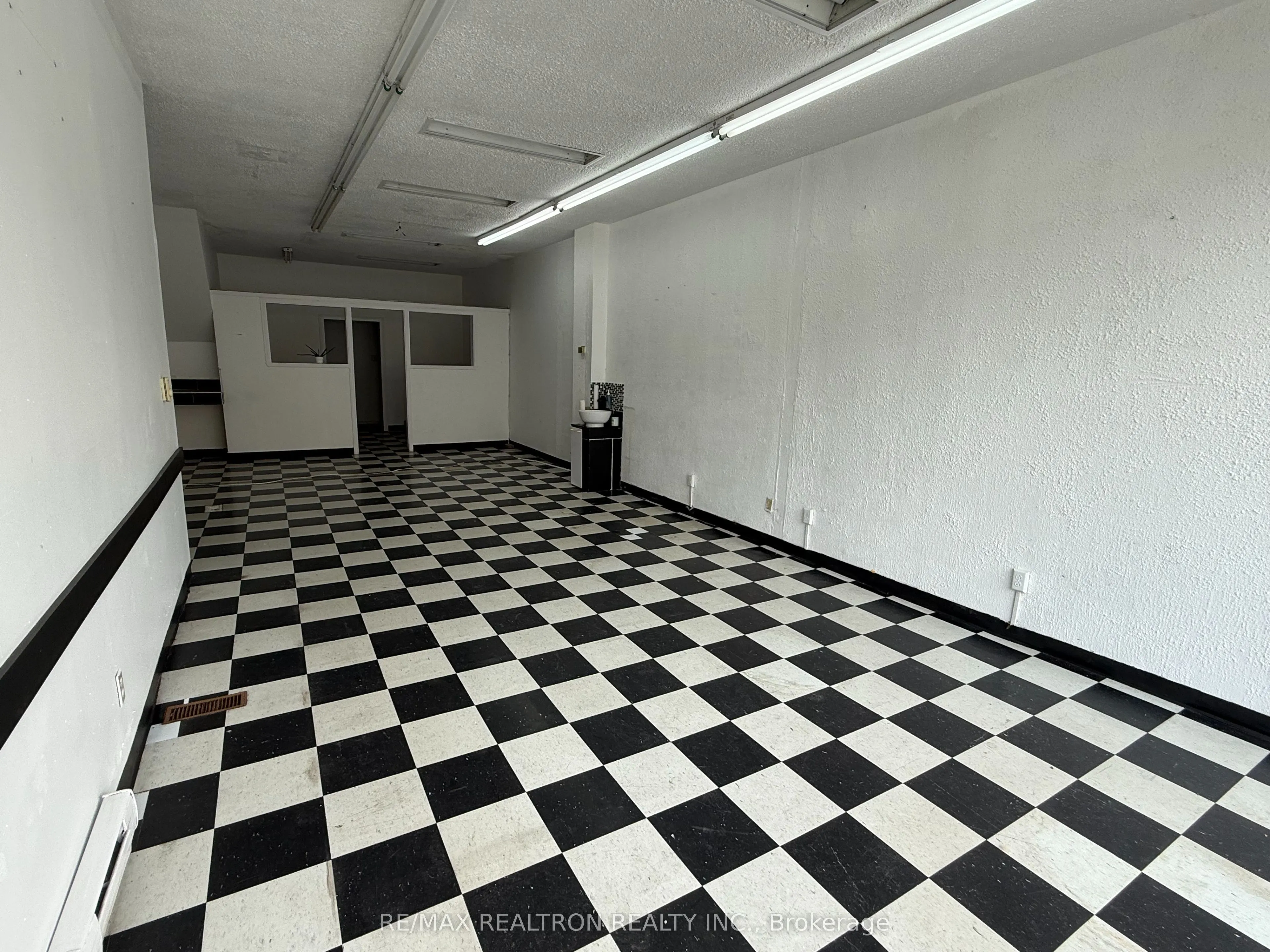 1489 Eglinton Avenue W, #Main