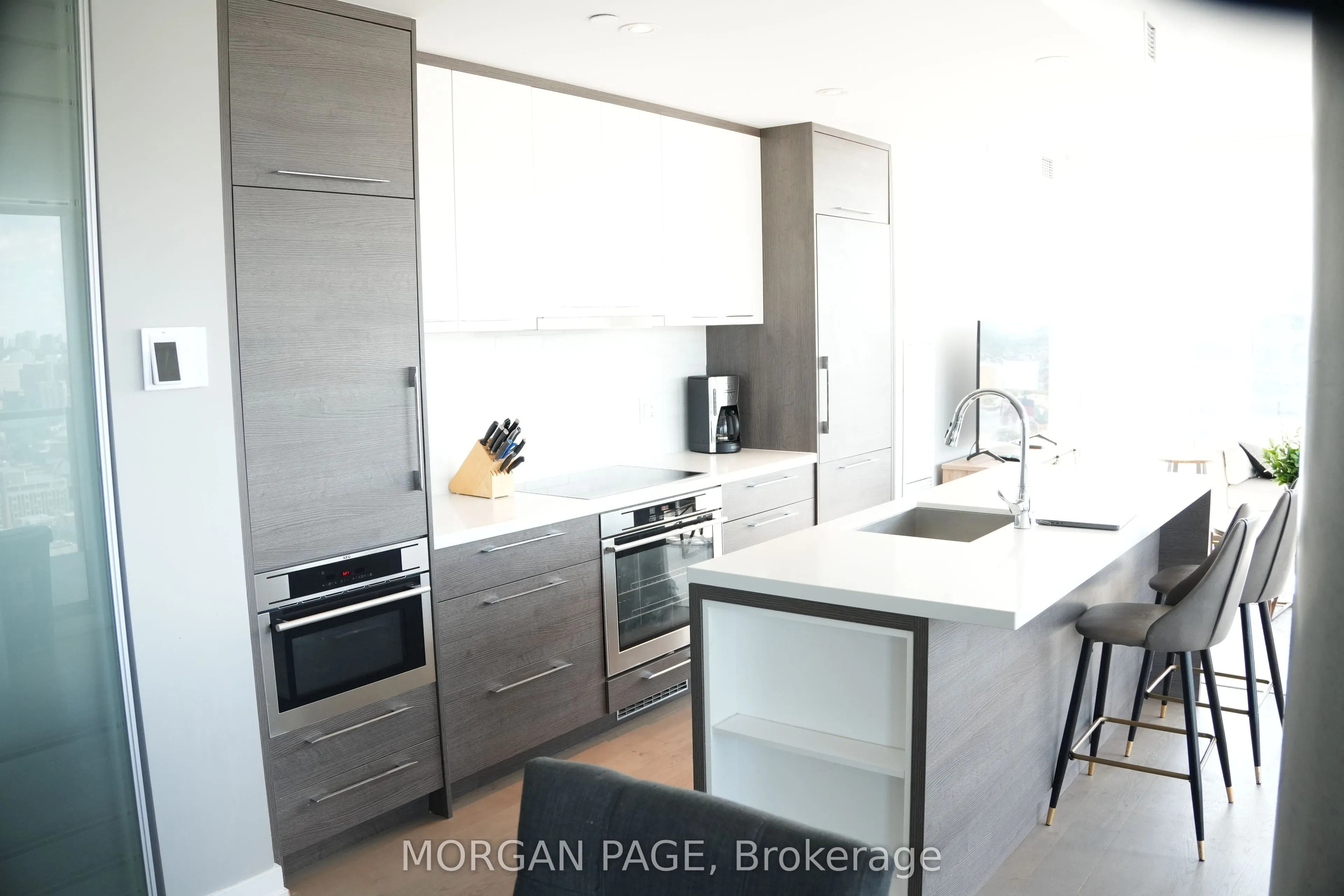 488 University Avenue, #2216