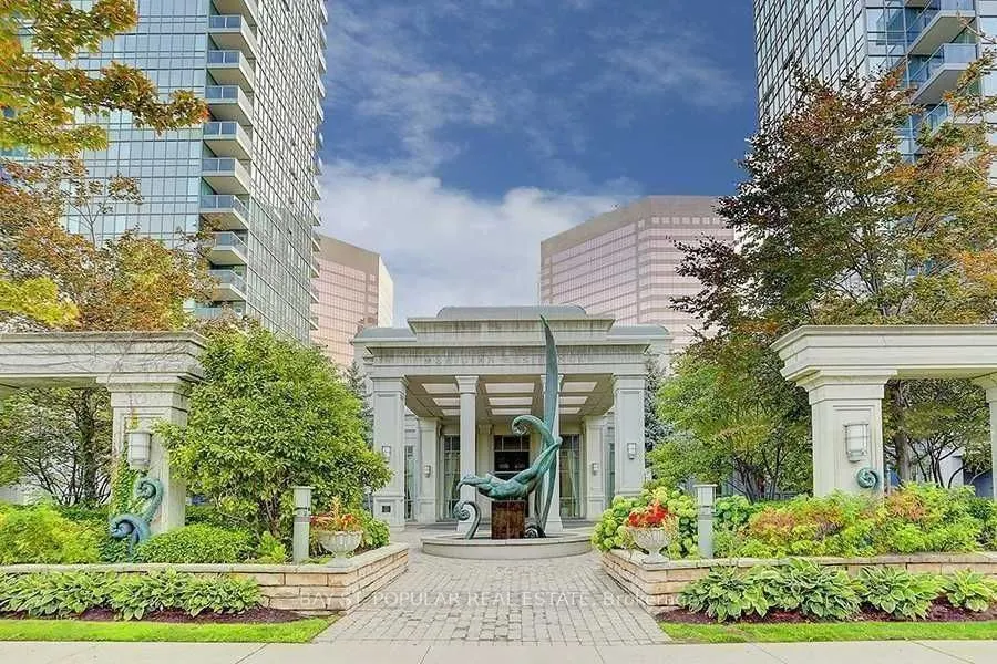 25 Greenview Avenue, #422