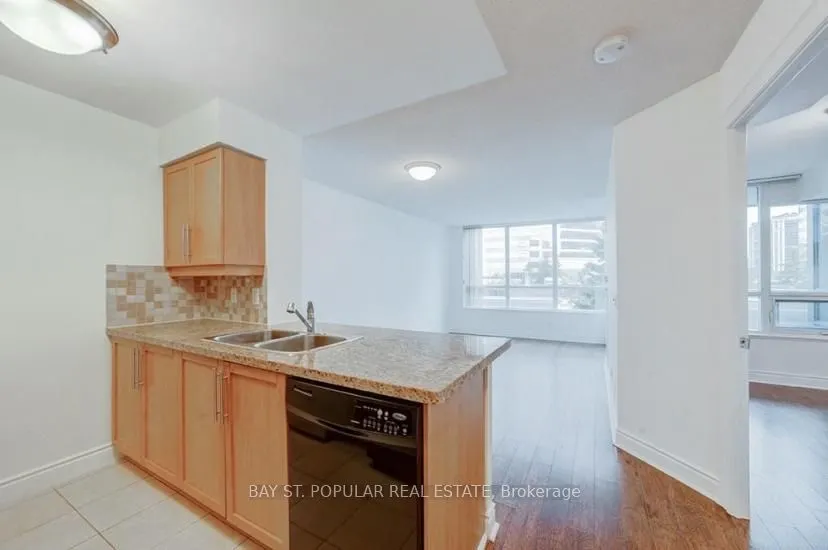 25 Greenview Avenue, #422