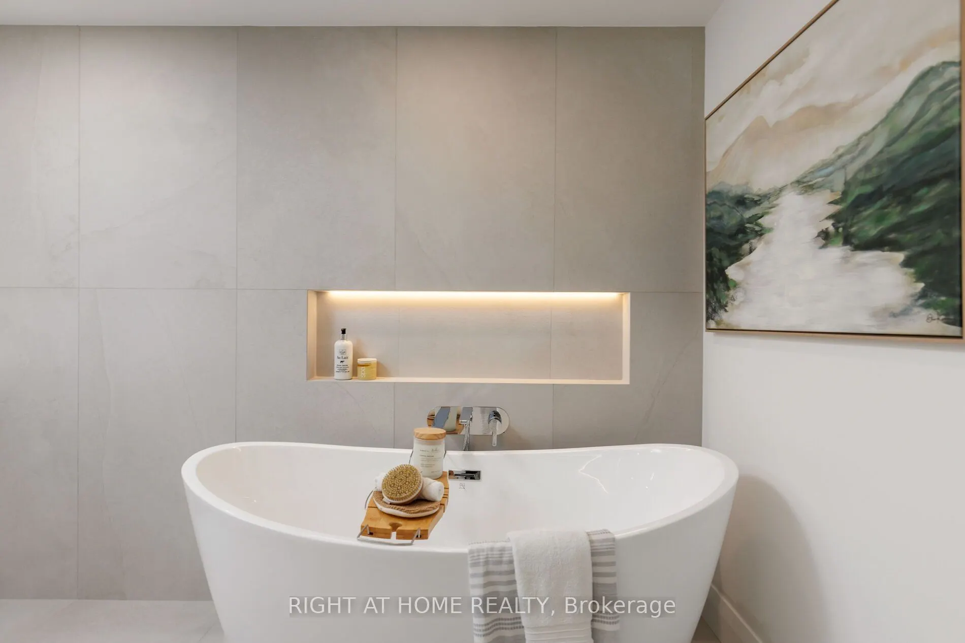 130 Carlton Street E, #1403