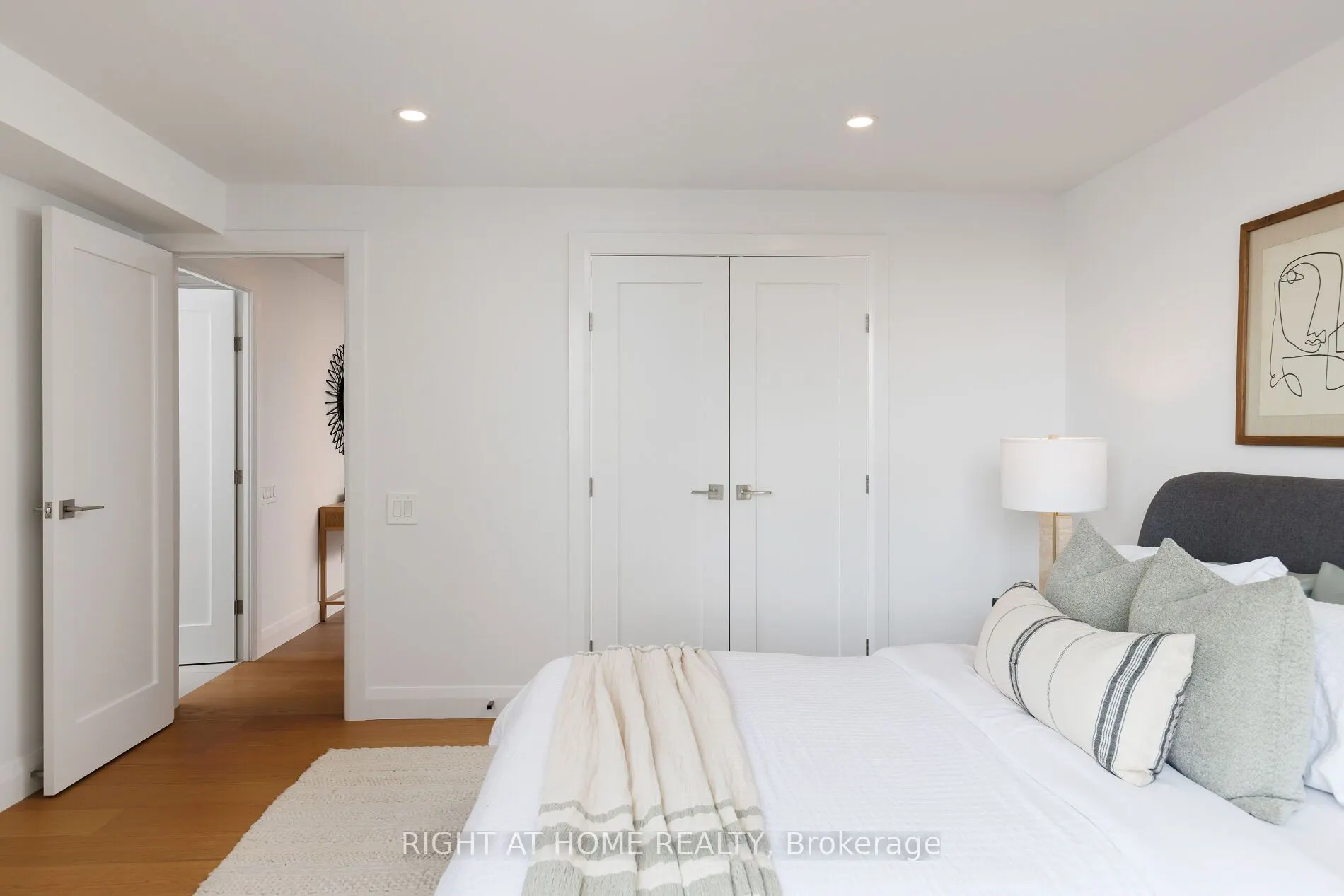 130 Carlton Street E, #1403