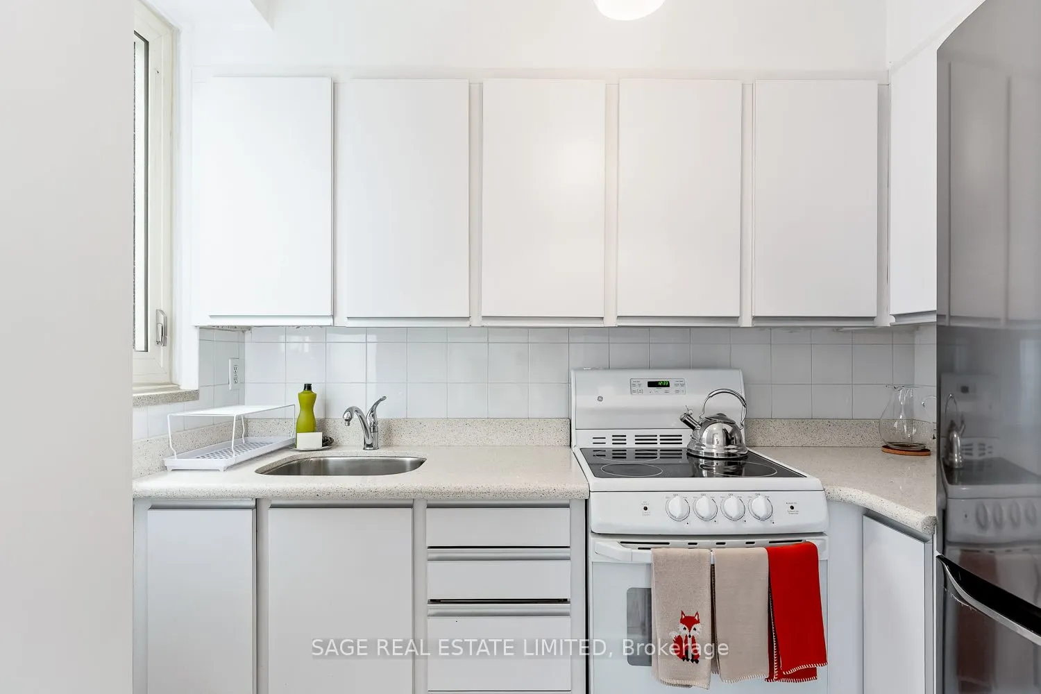 575 Avenue Road, #203