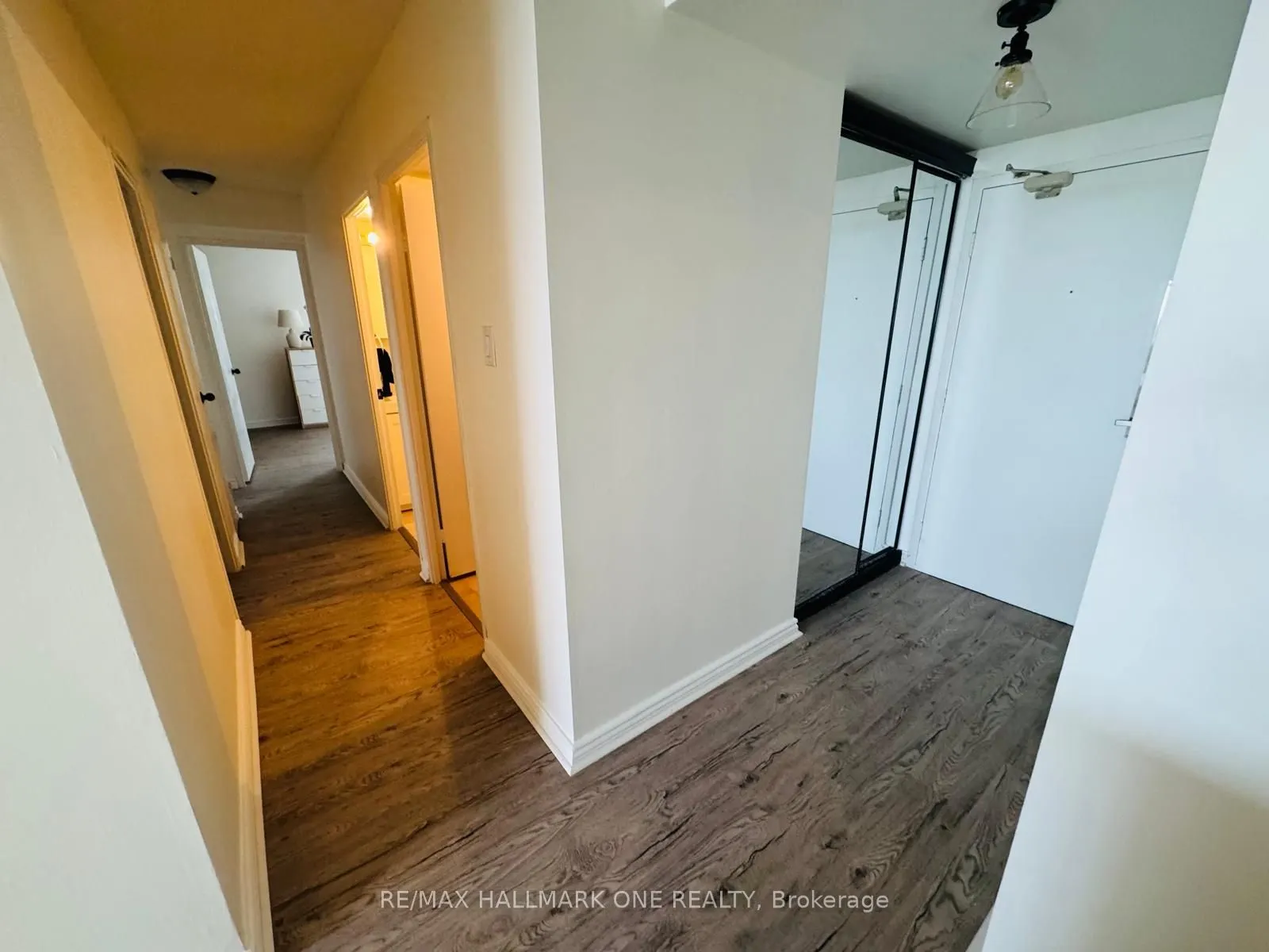 45 Sunrise Avenue E, #904