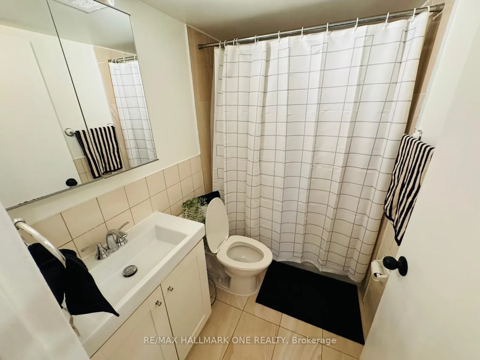 45 Sunrise Avenue E, #904