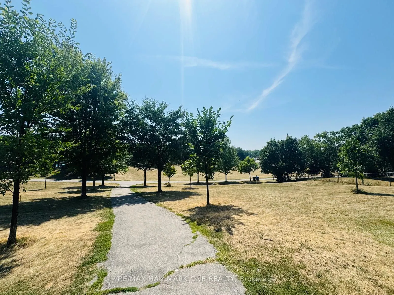 45 Sunrise Avenue E, #904