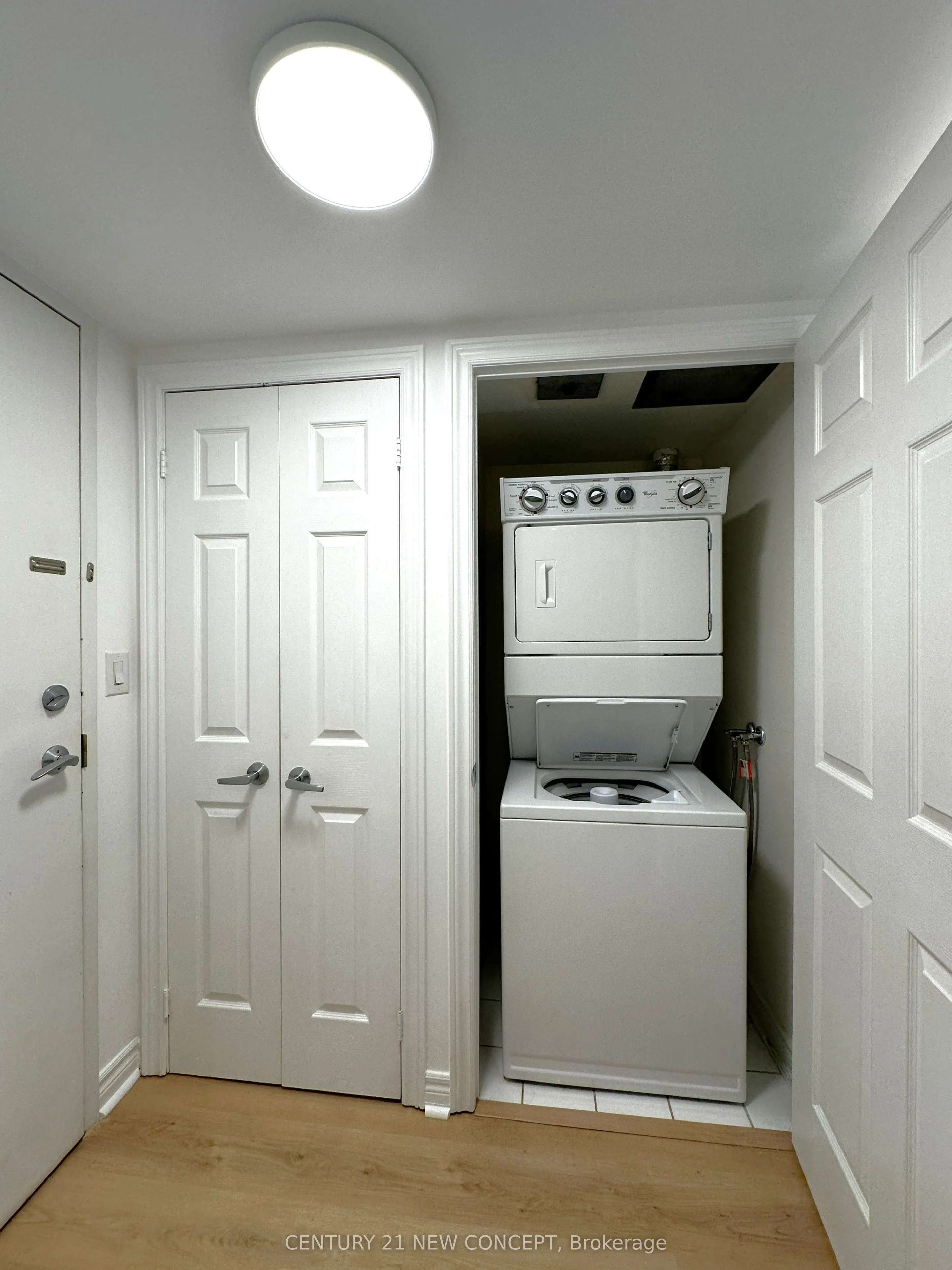225 Wellesley Street E, #409