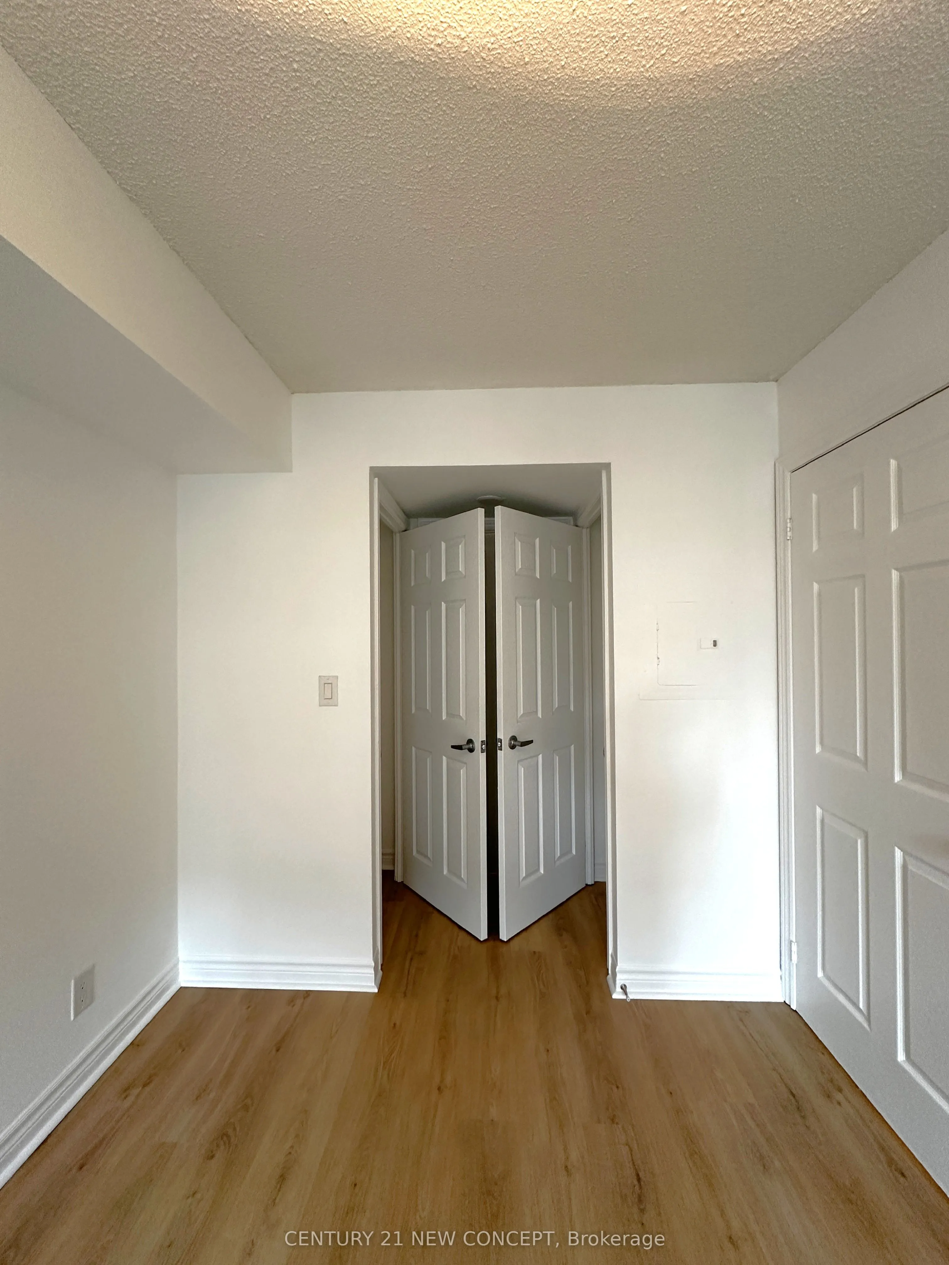 225 Wellesley Street E, #409
