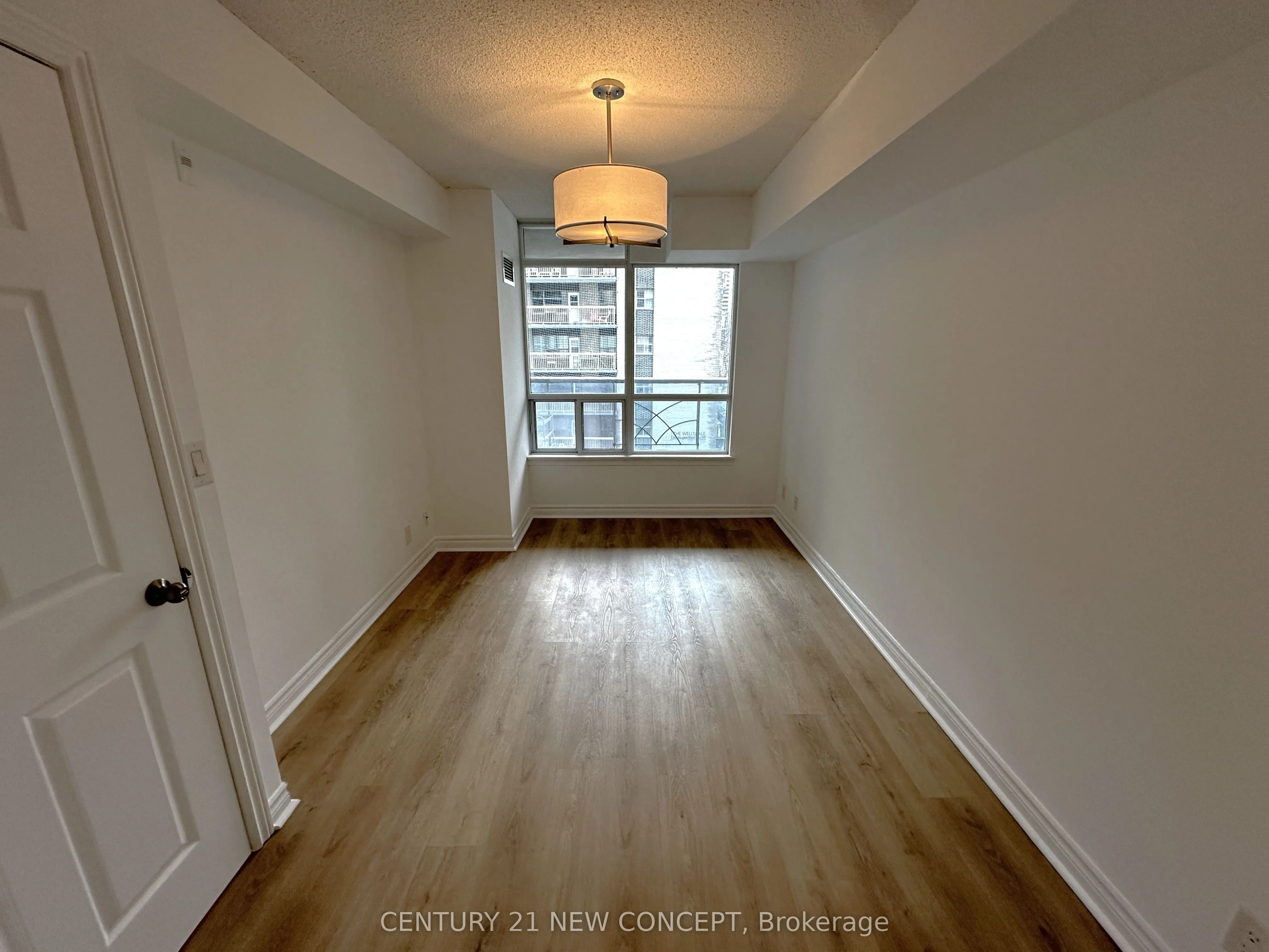 225 Wellesley Street E, #409
