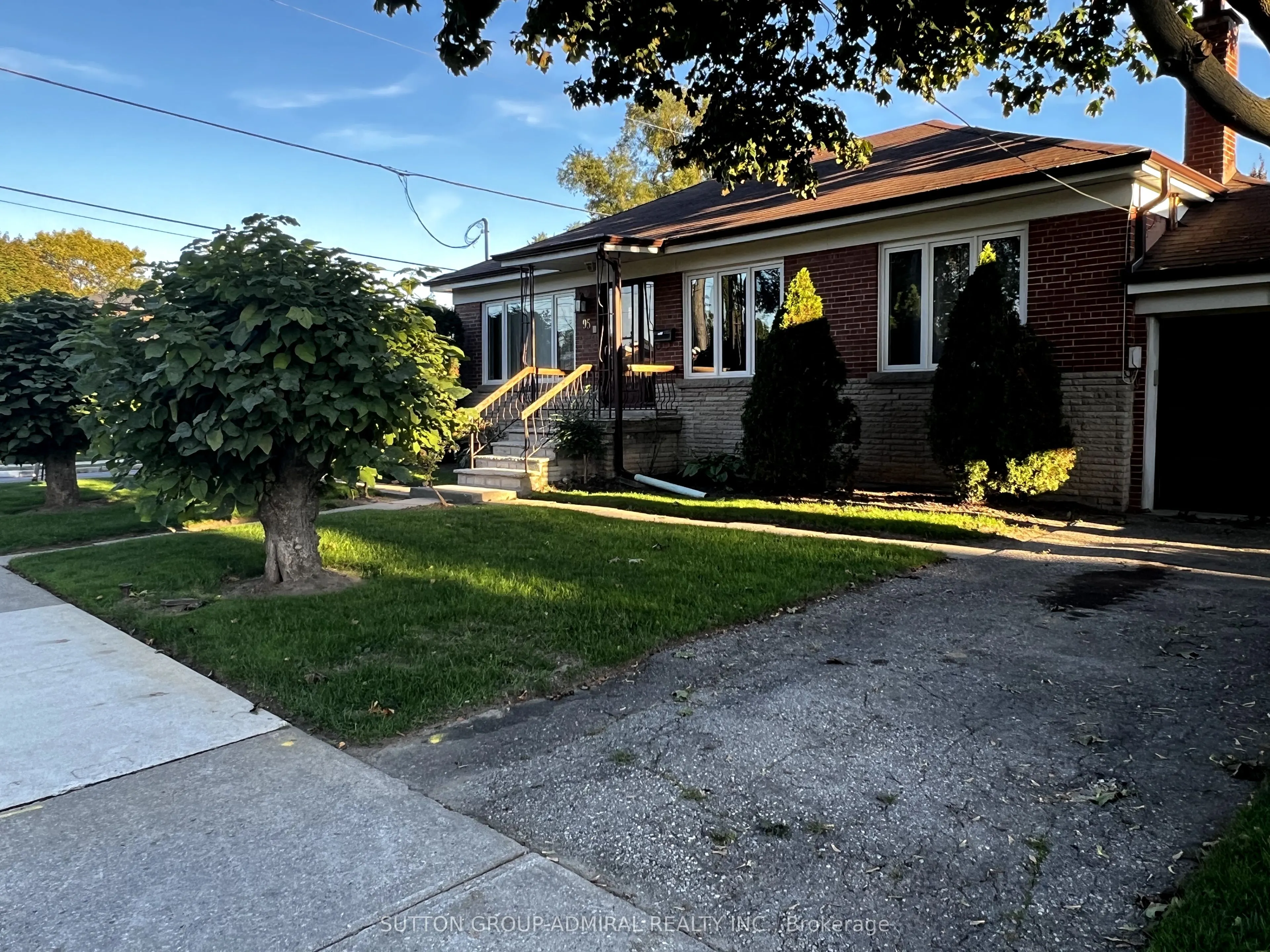 95 Almore Avenue